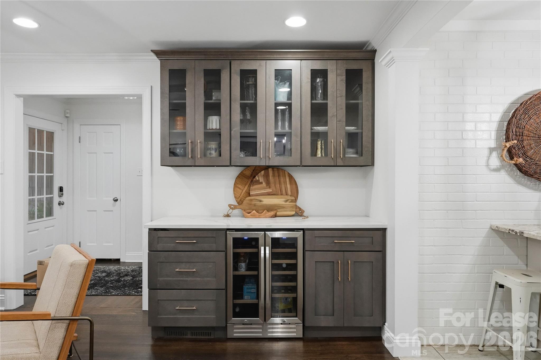 Single Family Residence at 4323 Emory Lane, Charlotte, photo 11 of 38