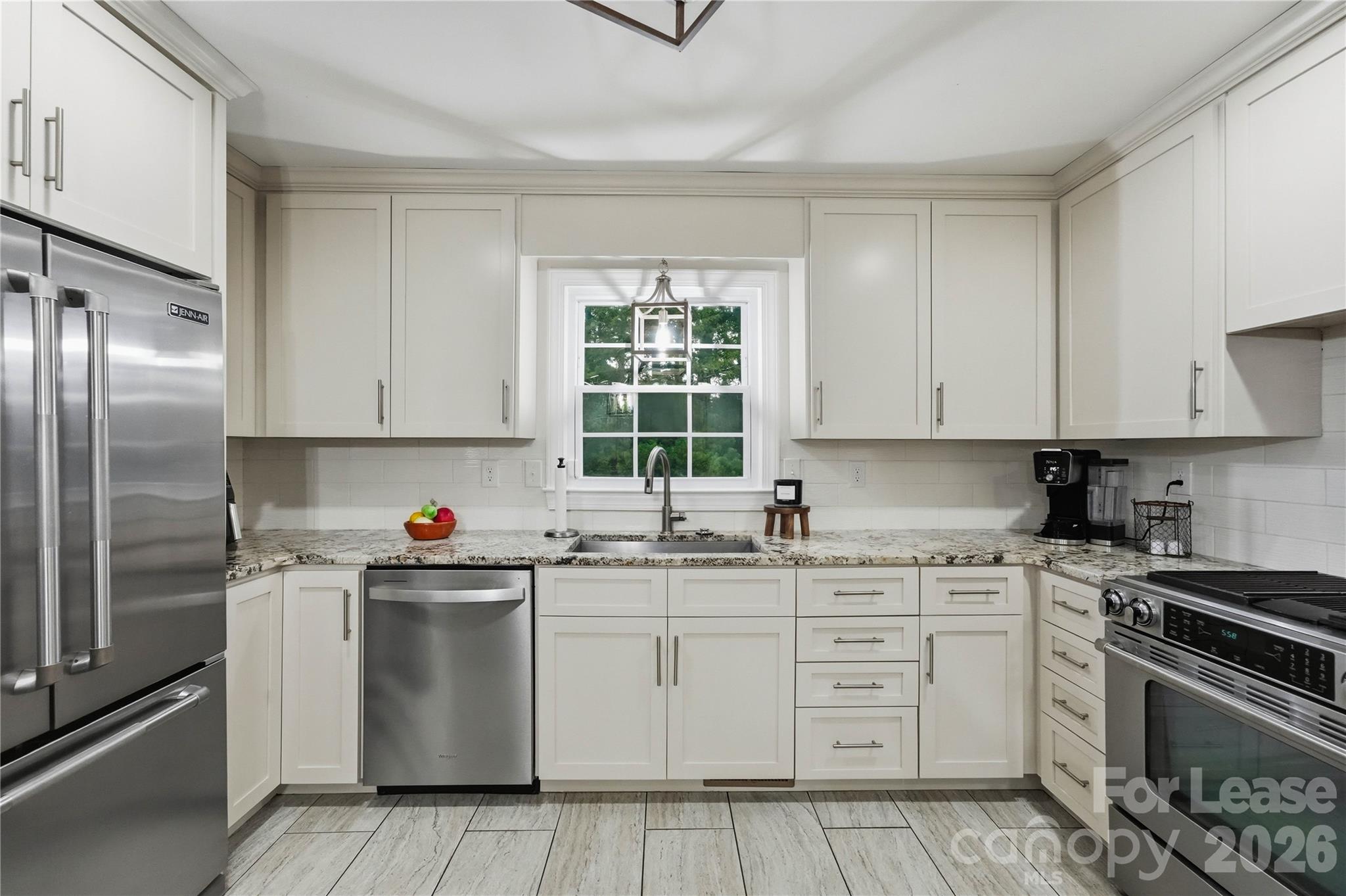 Single Family Residence at 4323 Emory Lane, Charlotte, photo 15 of 38