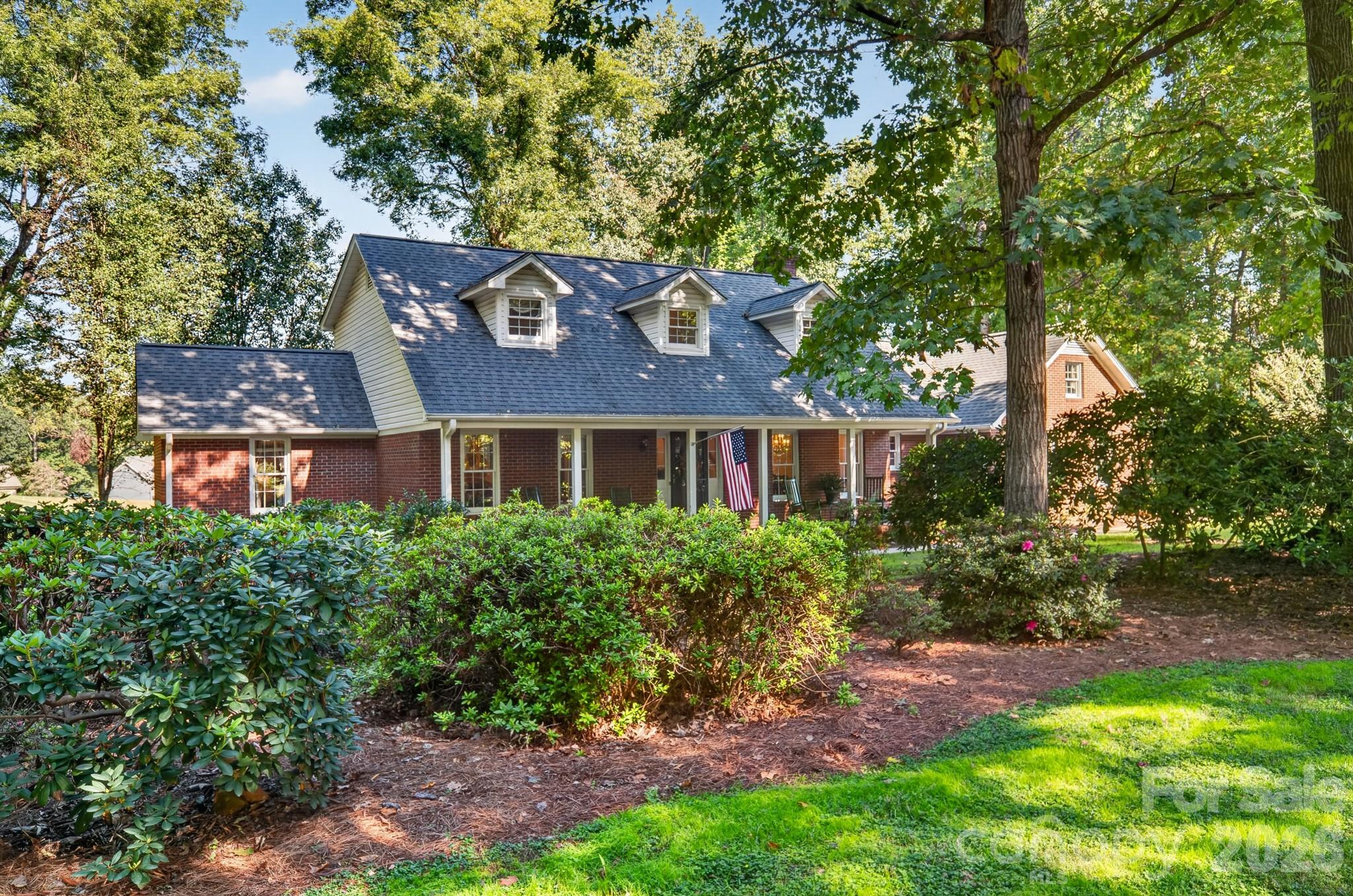 Single Family Residence at 310 Travis Lane, Salisbury, photo 2 of 41