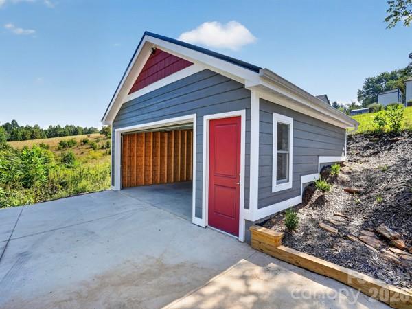 Single Family Residence at 72 & 00 Jacks Paw Lane, Hendersonville, photo 5 of 35