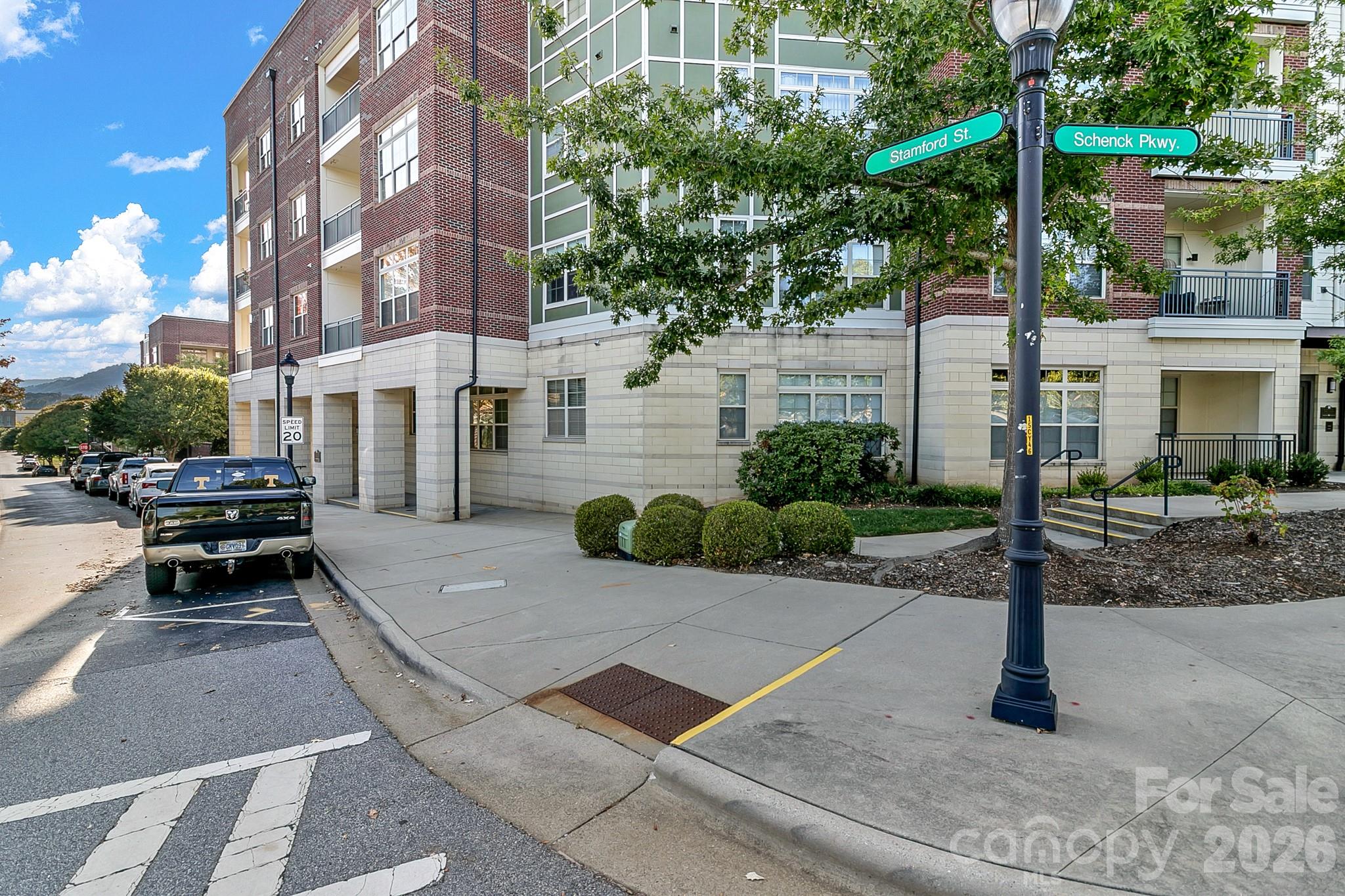 Condominium at 42 Schenck Parkway, Asheville, photo 33 of 41