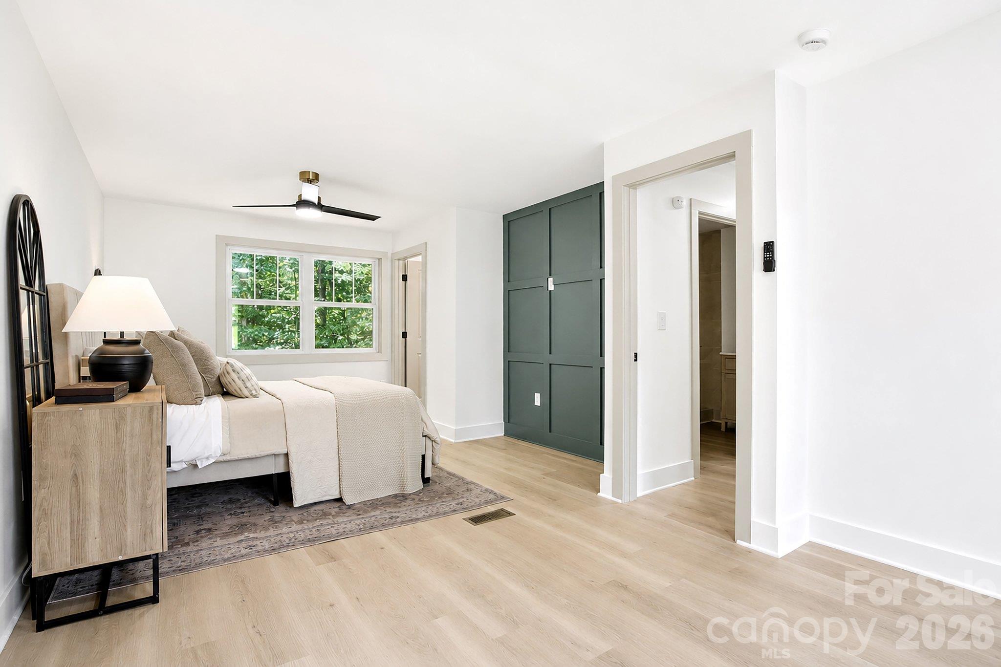 Single Family Residence at 32 Bowen Drive, Belmont, photo 20 of 48