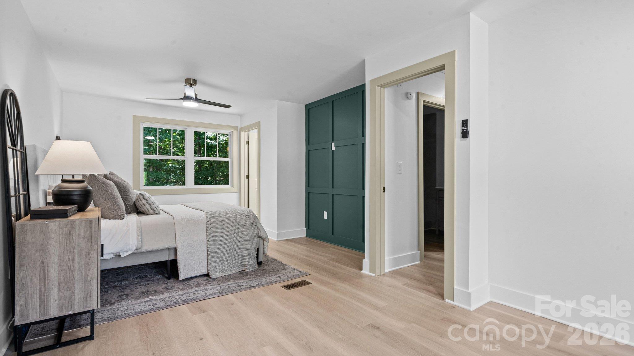 Single Family Residence at 32 Bowen Drive, Belmont, photo 21 of 48