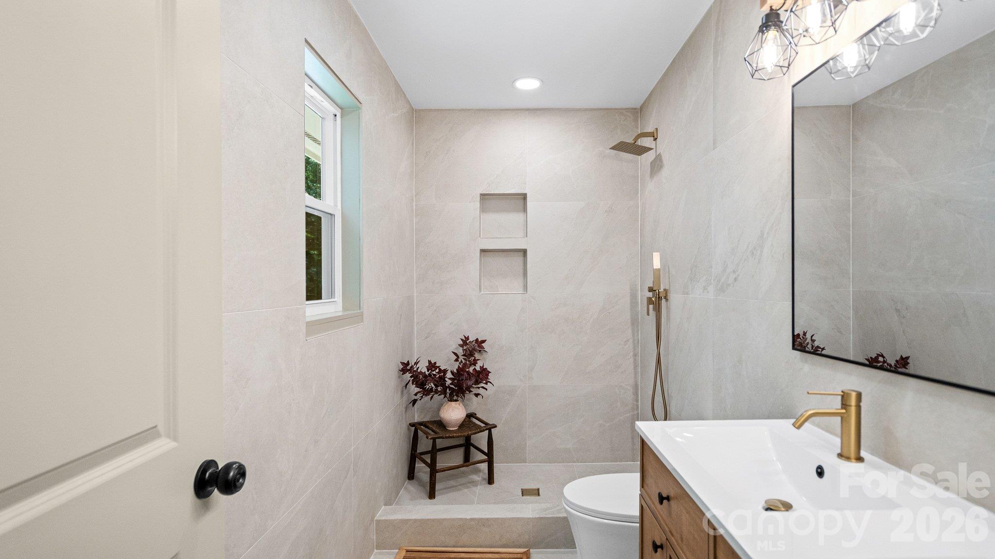 Single Family Residence at 32 Bowen Drive, Belmont, photo 28 of 48