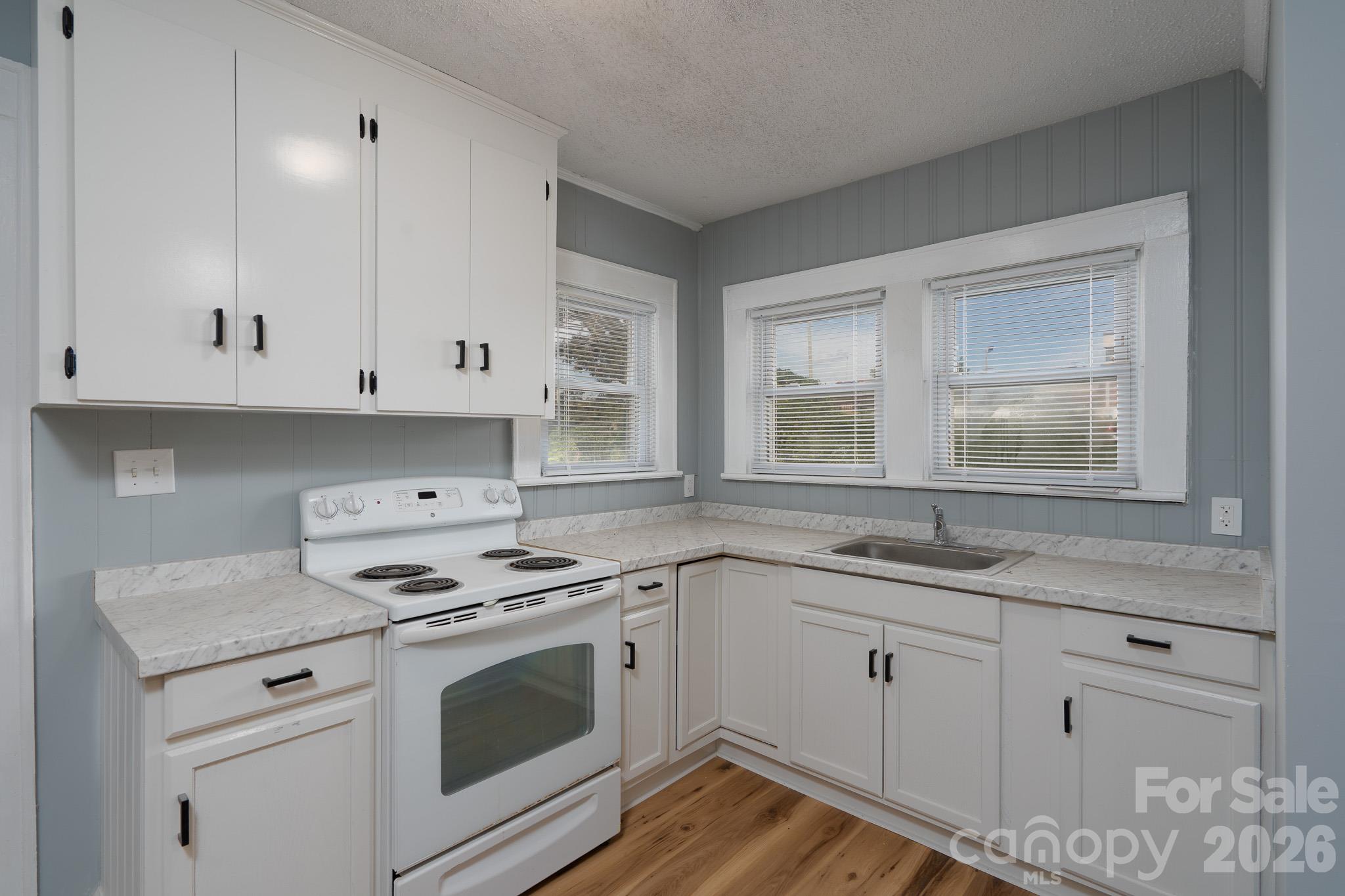 Single Family Residence at 201 Cleveland Avenue, Kings Mountain, photo 14 of 21