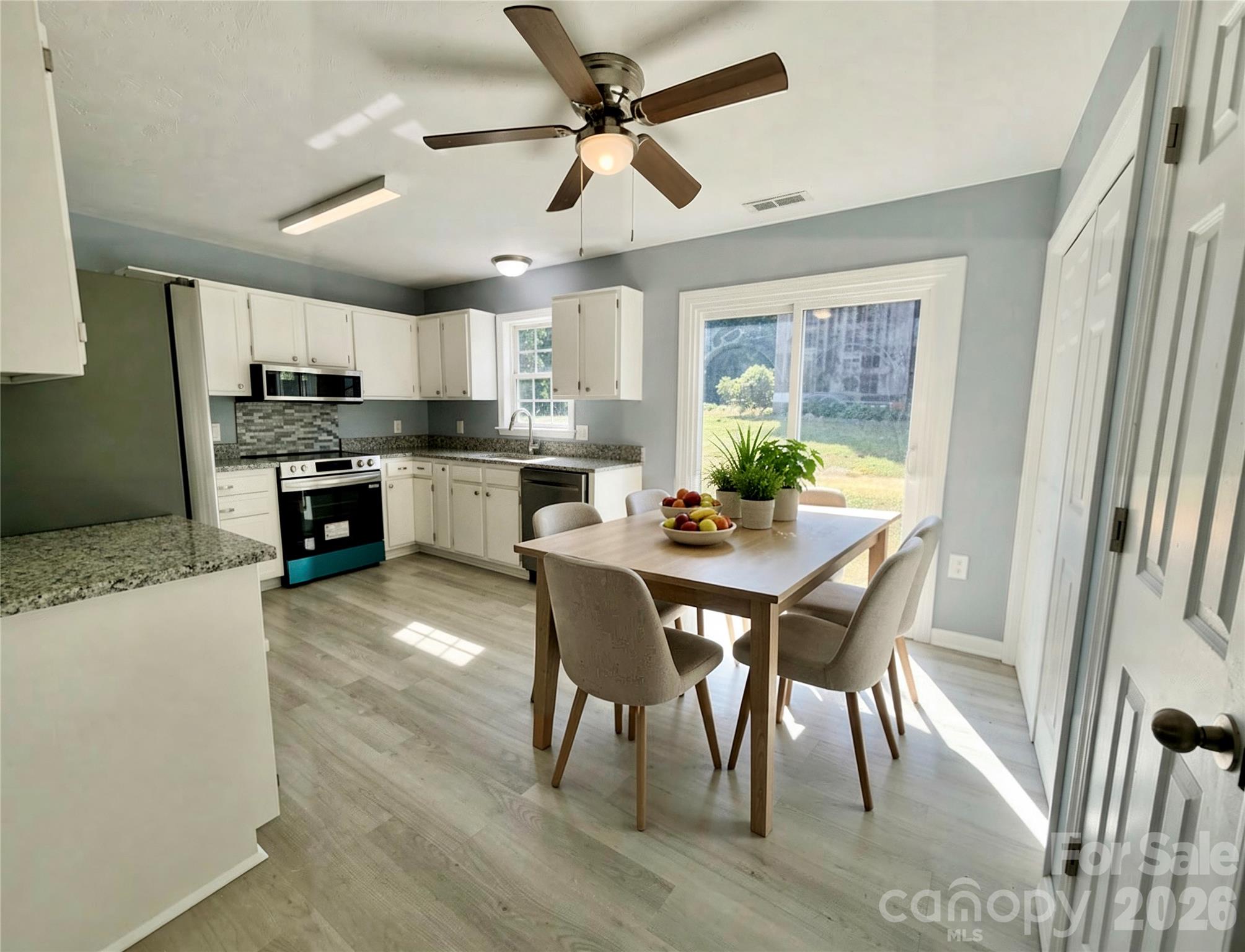 Single Family Residence at 2130 Haven Circle SW, Lenoir, photo 2 of 23