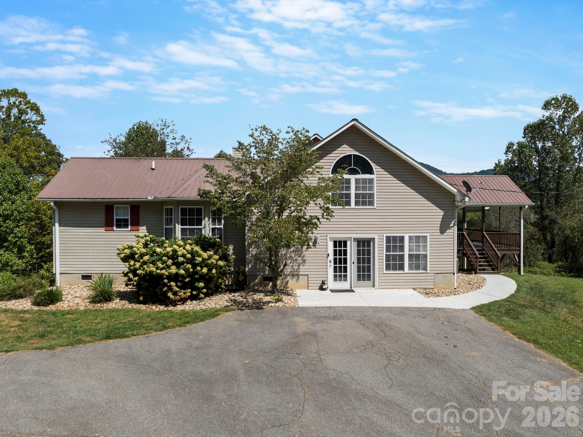 Single Family Residence at 170 Yates Cove Road, Waynesville, photo 2 of 48