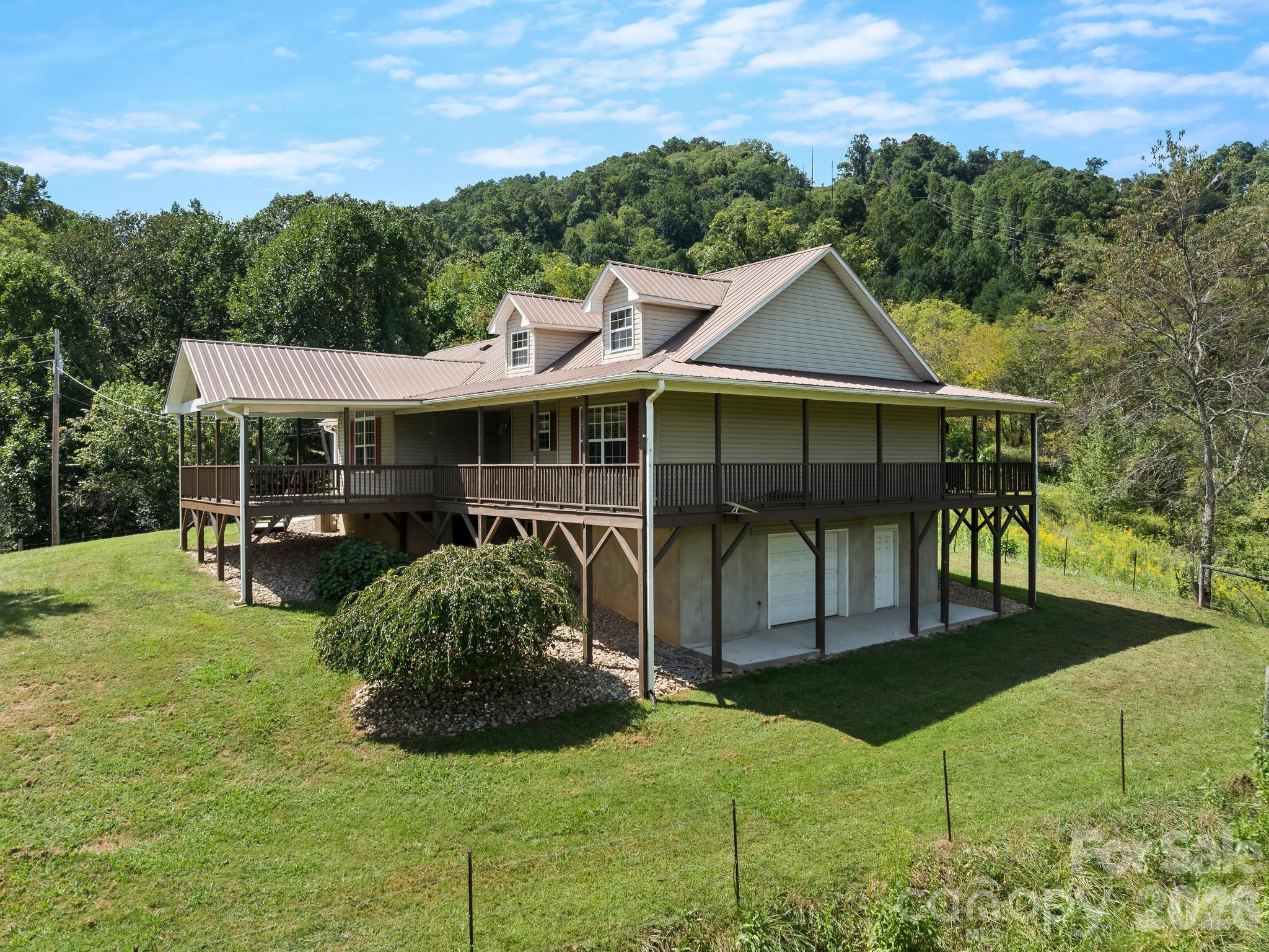 Single Family Residence at 170 Yates Cove Road, Waynesville, photo 3 of 48