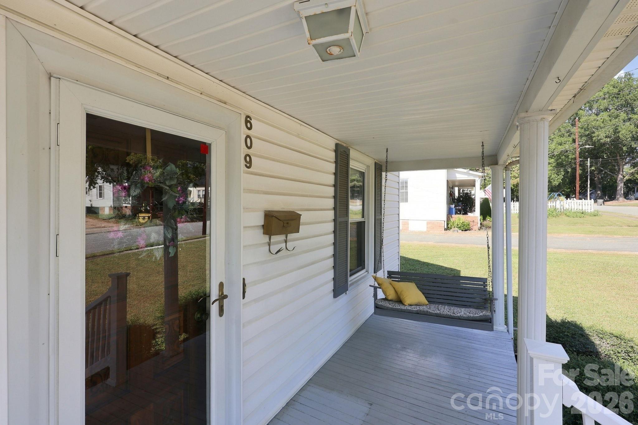 Single Family Residence at 609 Poplar Avenue, Kannapolis, photo 4 of 44