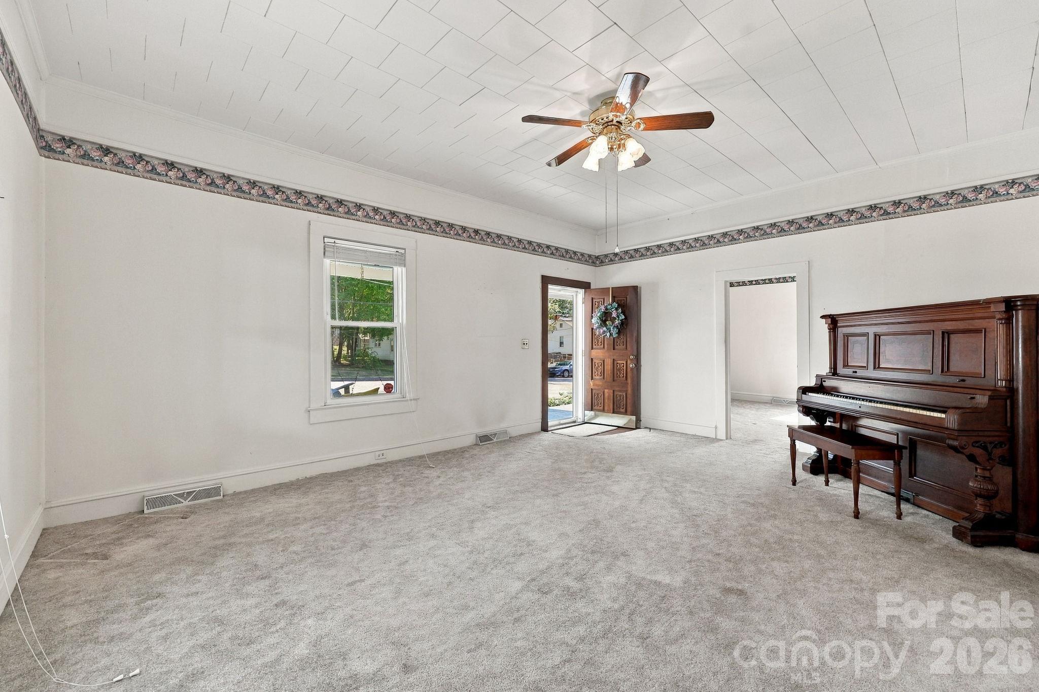 Single Family Residence at 609 Poplar Avenue, Kannapolis, photo 8 of 44
