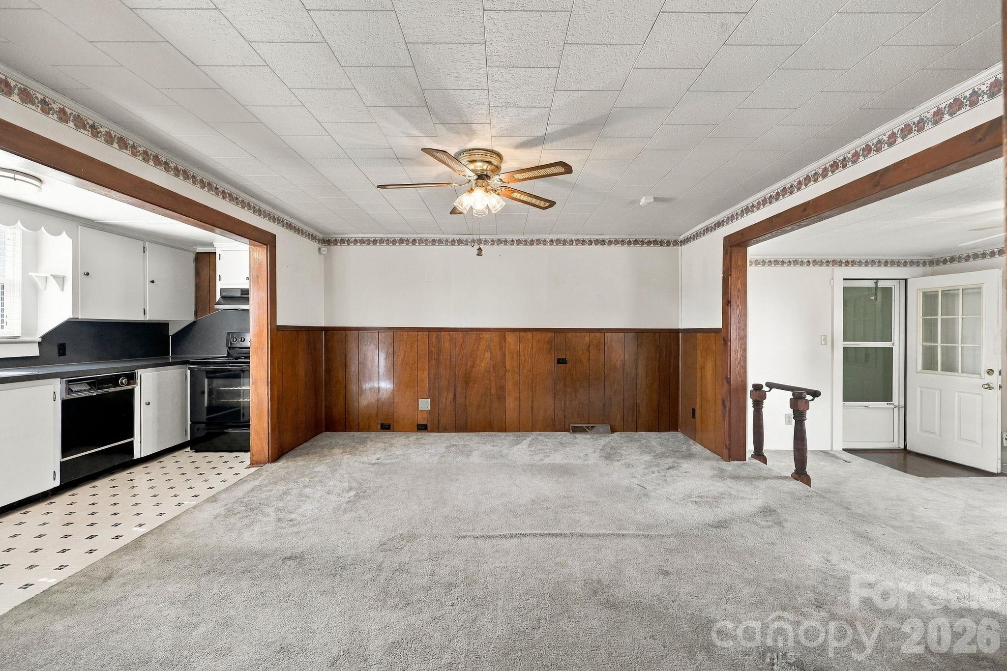 Dining area - 609 Poplar Avenue, Kannapolis