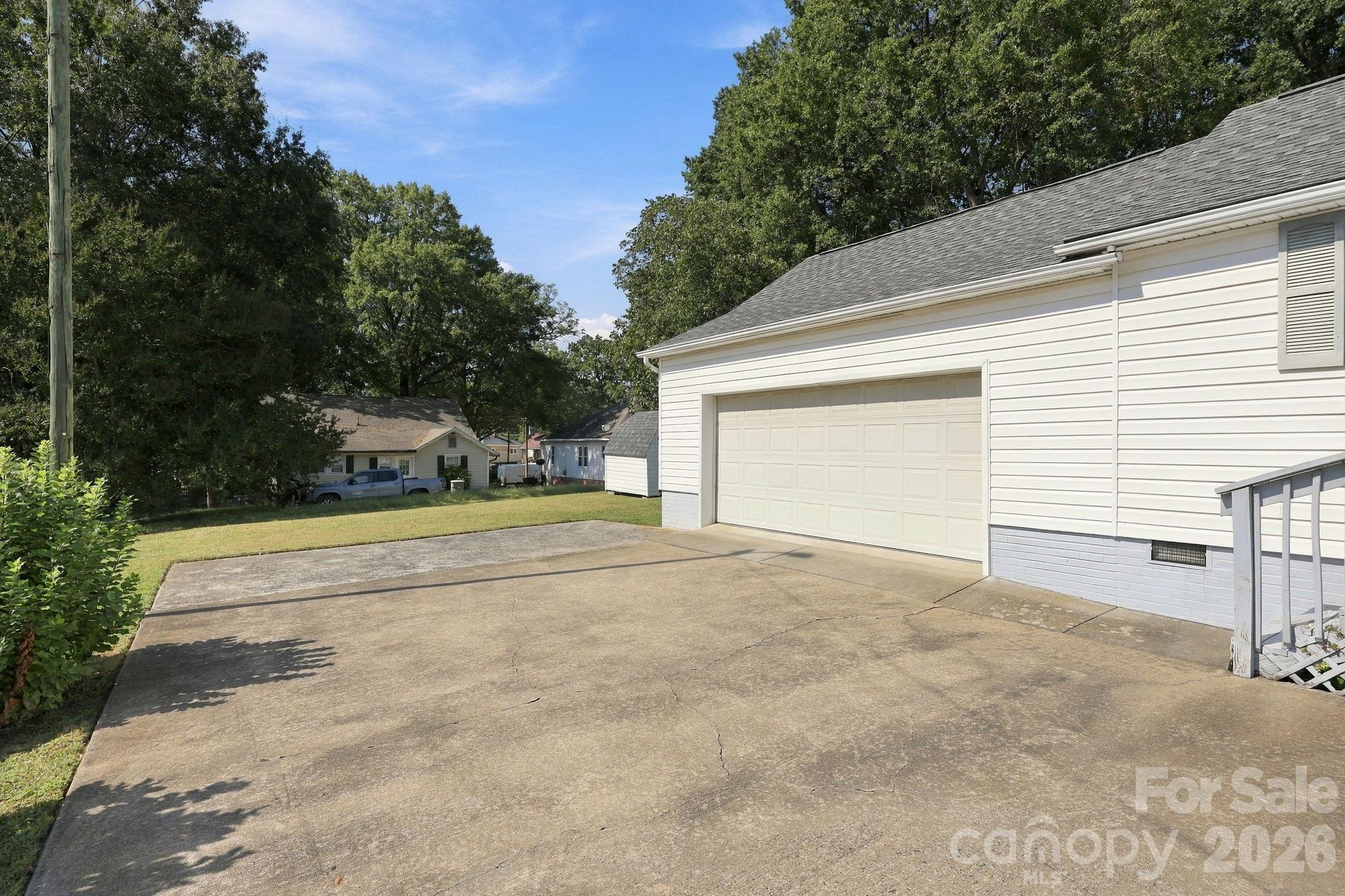 Single Family Residence at 609 Poplar Avenue, Kannapolis, photo 33 of 44
