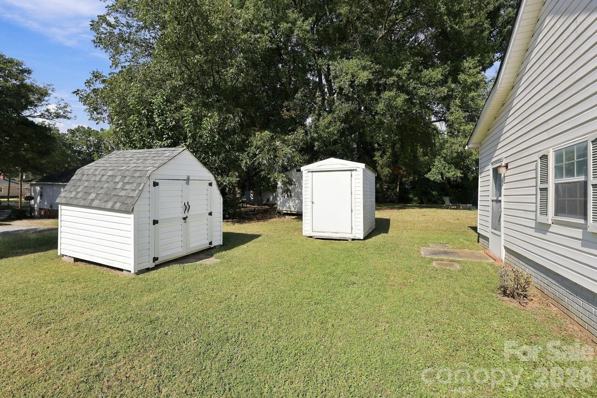 This house has an outbuilding and a shed - 609 Poplar Avenue, Kannapolis