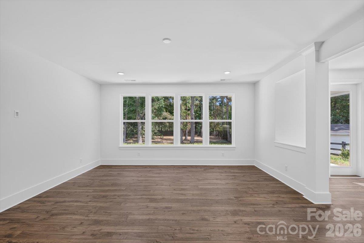 Single Family Residence at 4927 Potter Road, Matthews, photo 6 of 48