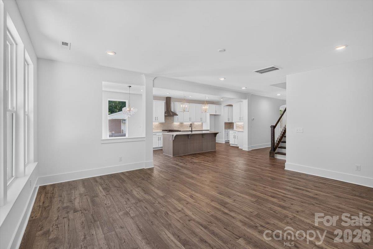 Single Family Residence at 4927 Potter Road, Matthews, photo 9 of 48