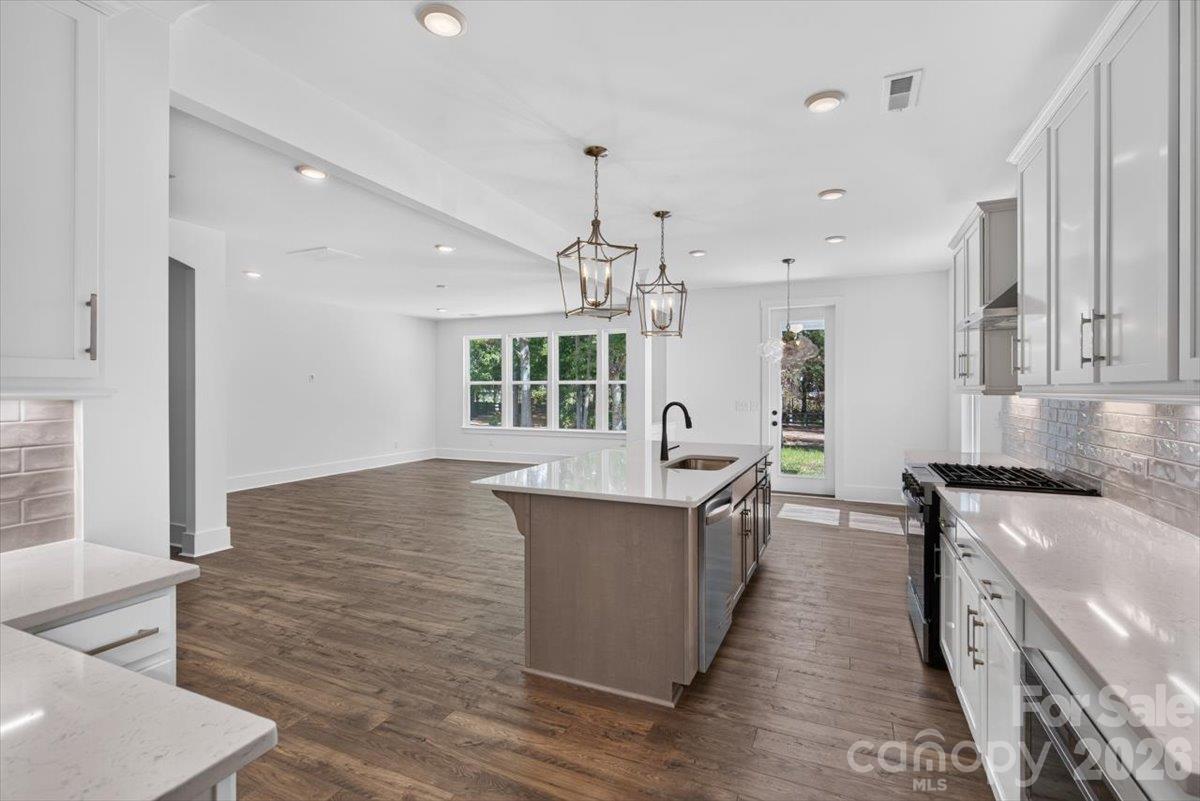 Single Family Residence at 4927 Potter Road, Matthews, photo 13 of 48