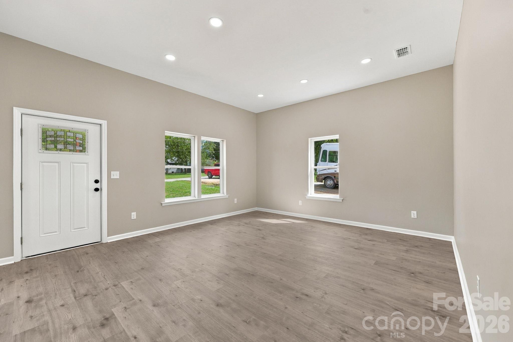 Main Living Space - 1211 Glenwood Avenue, Salisbury