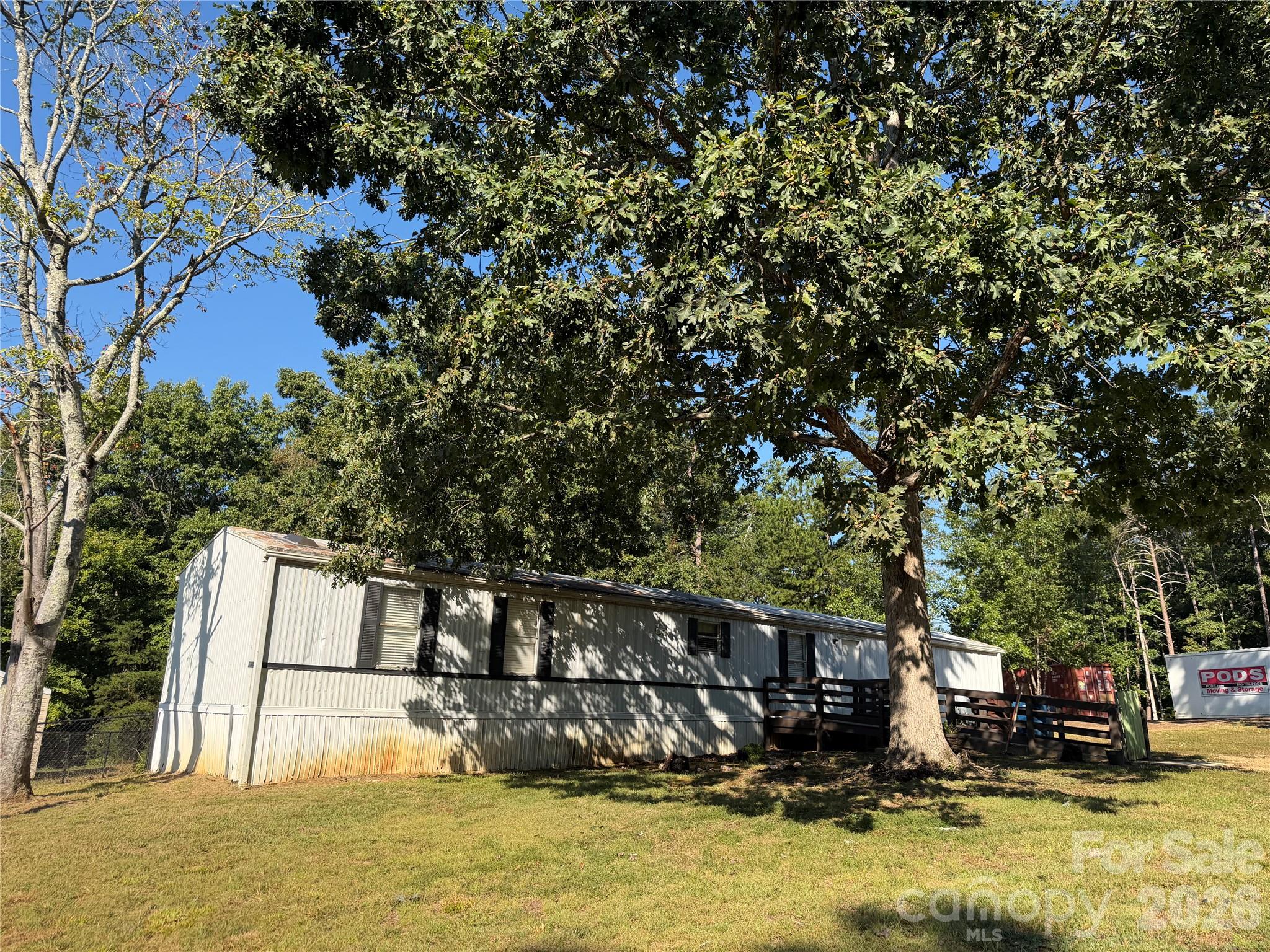 Single Family Residence at 1025 29th Street Place NE, Conover, photo 2 of 18