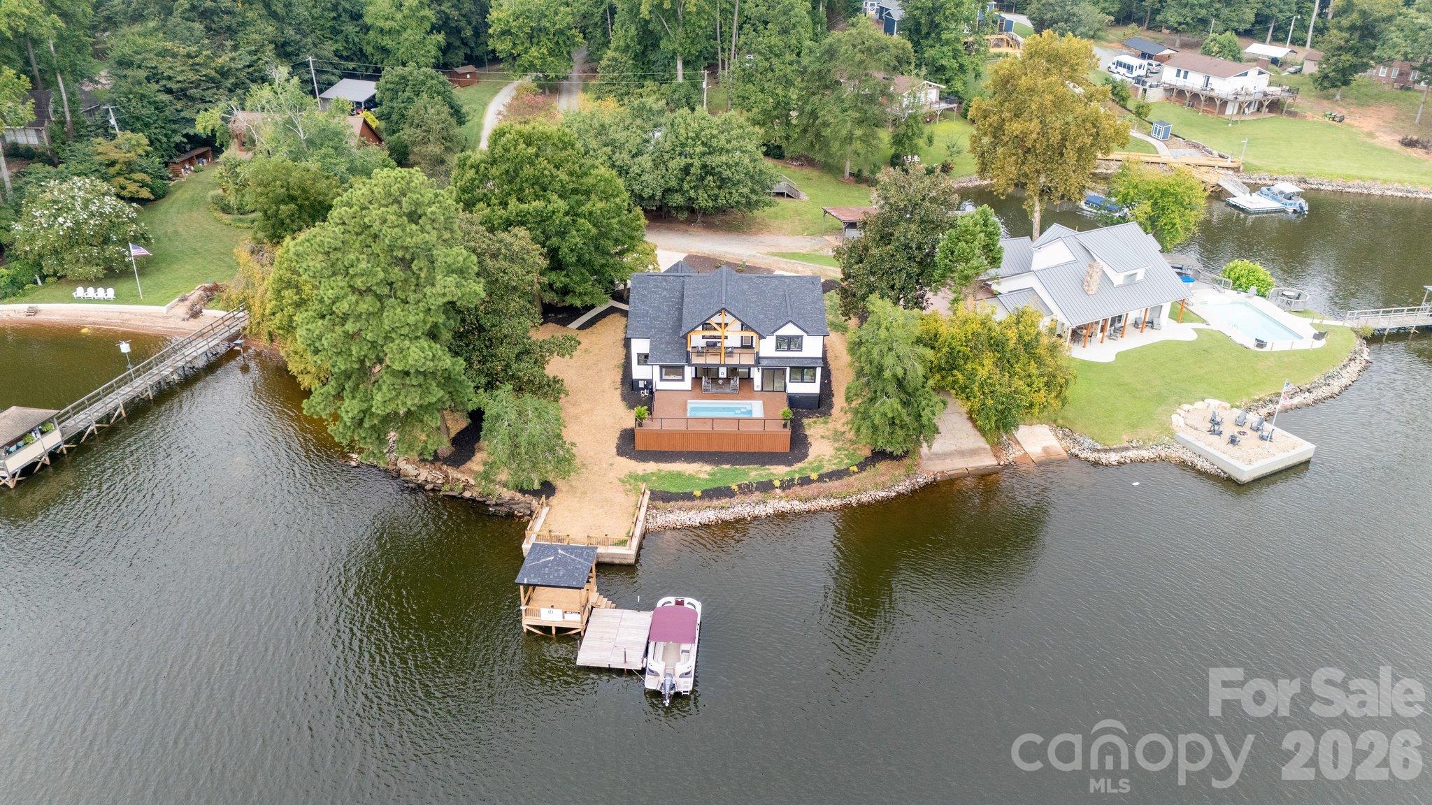 Single Family Residence at 216 Lake Pines Lane, Lexington, photo 4 of 47