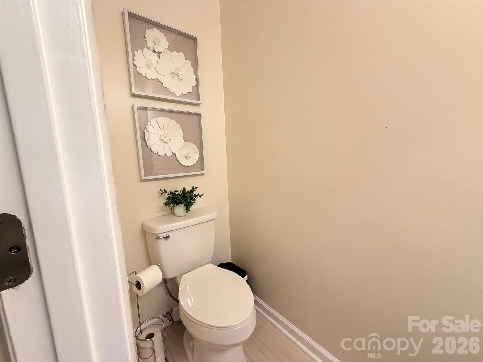 Condominium at 26 11th Avenue NE, Hickory, photo 35 of 46