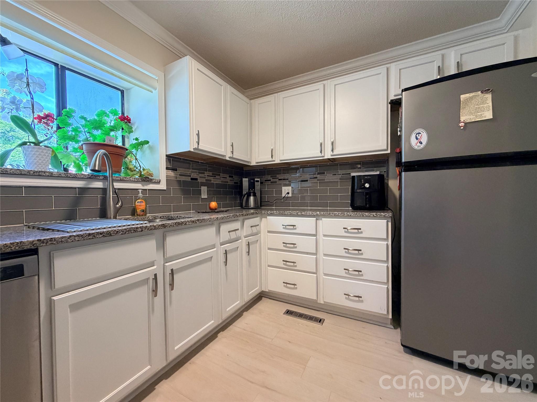 Condominium at 26 11th Avenue NE, Hickory, photo 39 of 46