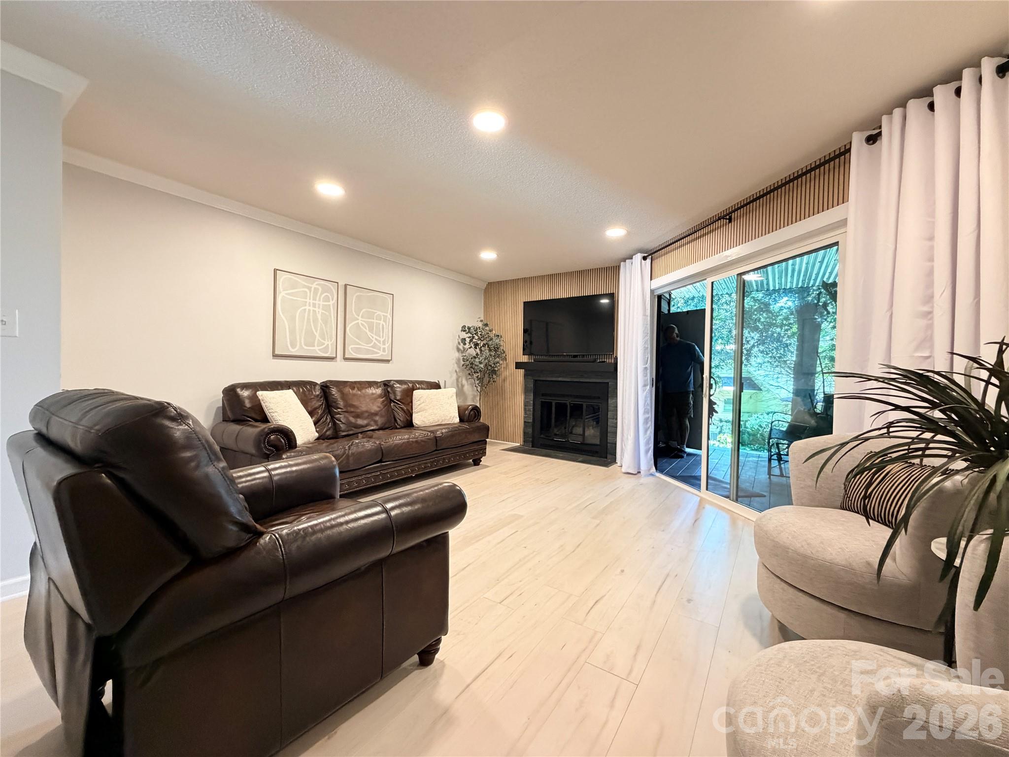 Condominium at 26 11th Avenue NE, Hickory, photo 41 of 46