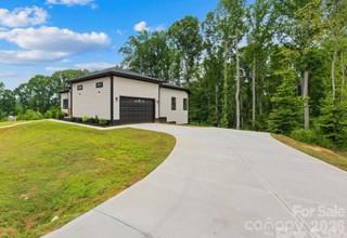 Single Family Residence at 2004 Plain Field Drive, Bessemer City, photo 4 of 16