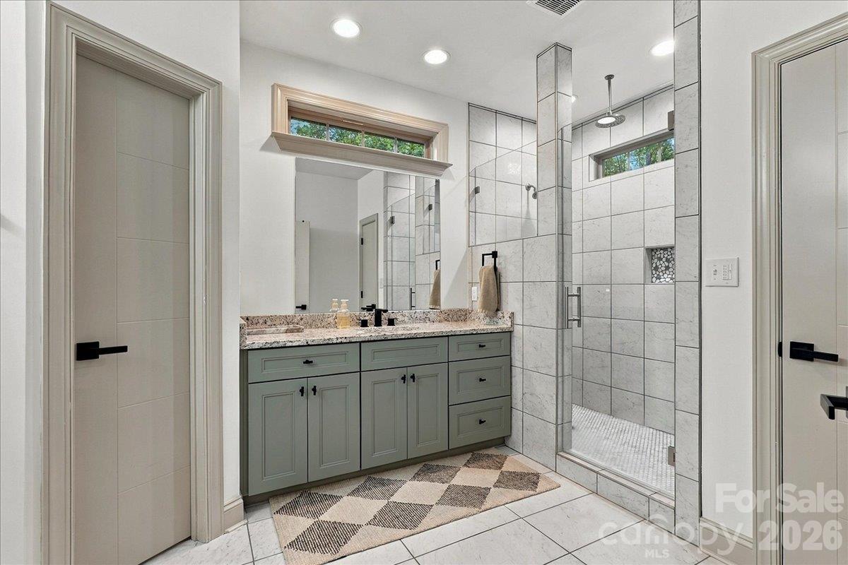 Single Family Residence at 330 Woodland Glen Road, Clover, photo 21 of 48