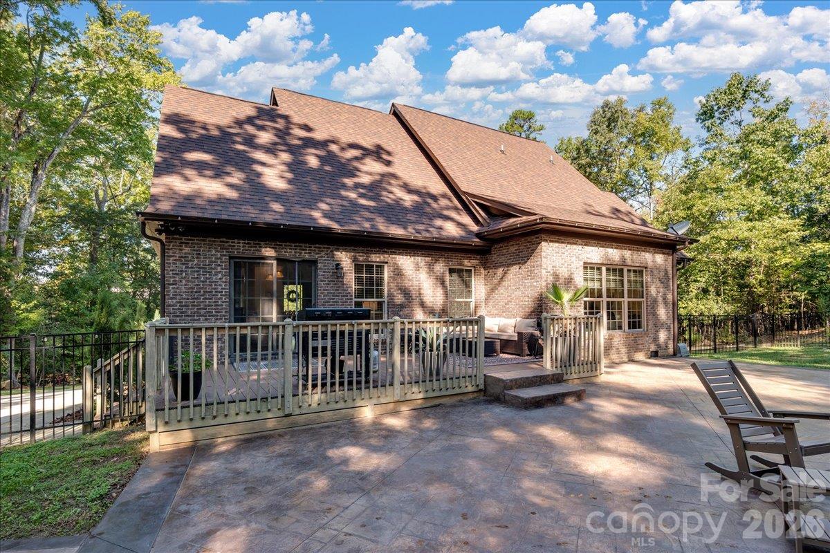 Single Family Residence at 330 Woodland Glen Road, Clover, photo 42 of 48