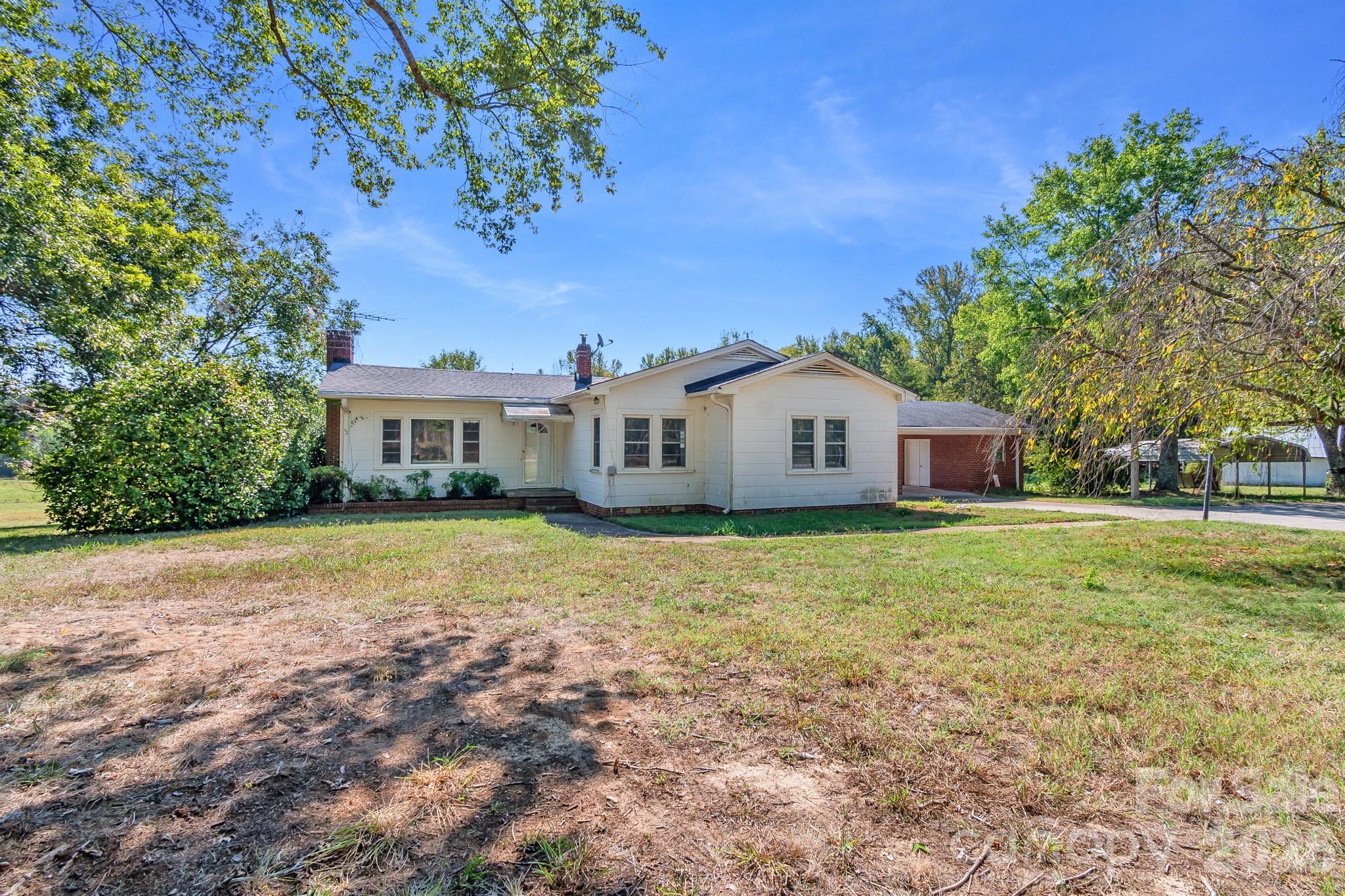 Home site sits on 1.91 acres near road - 7615 S Rocky River Road, Monroe