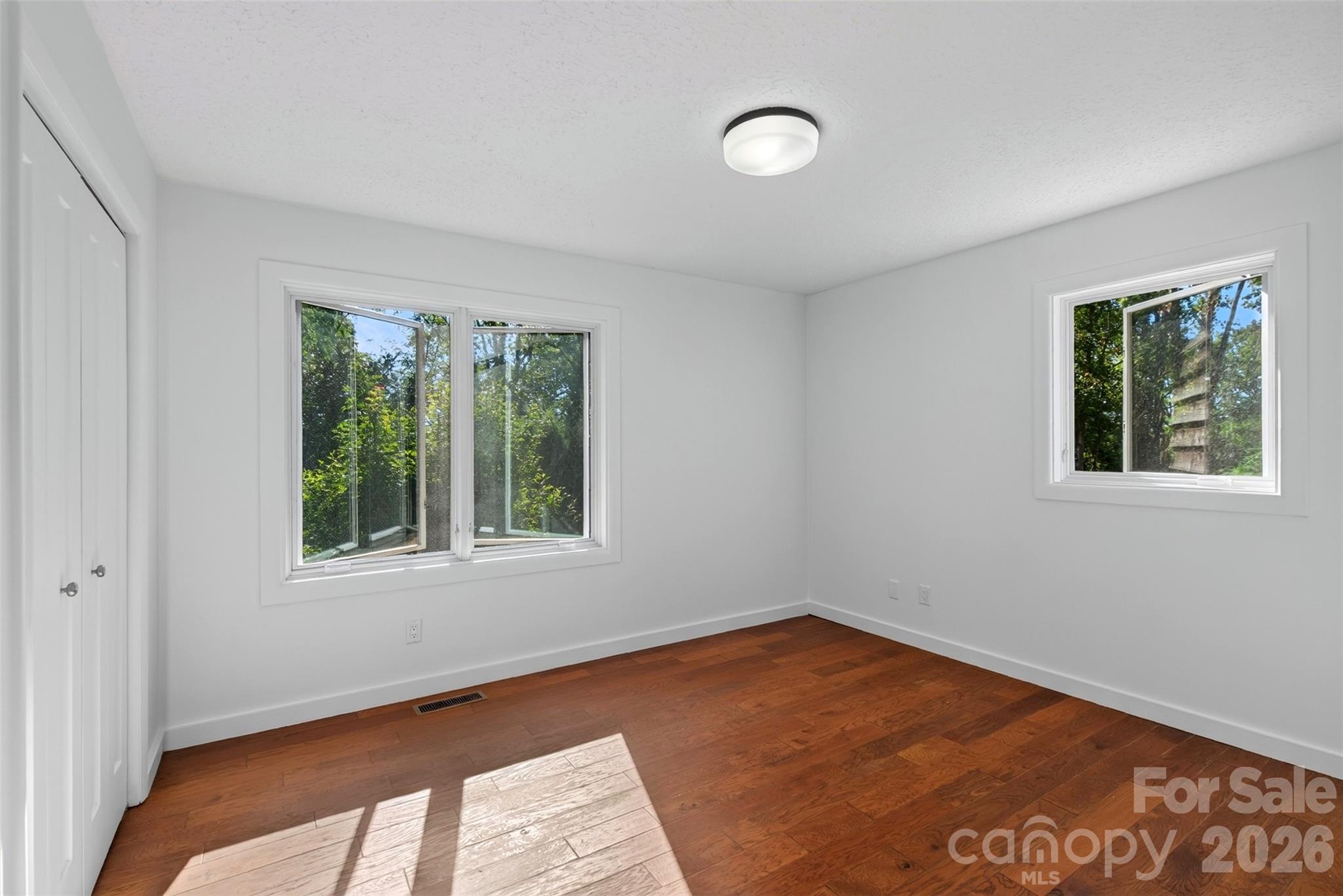 upstairs bedroom - 53 Hemlock Street, Arden