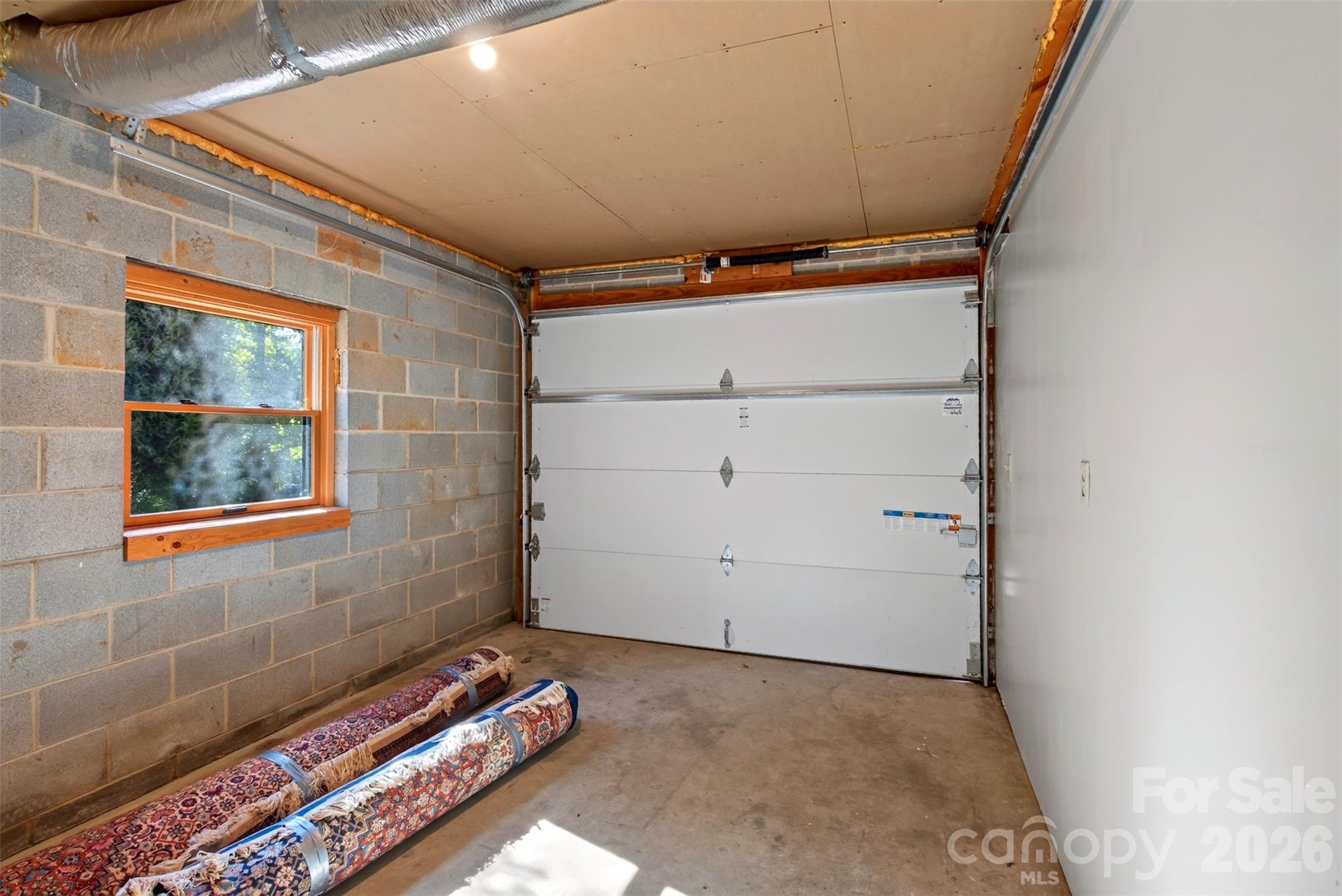 1-car garage - 53 Hemlock Street, Arden