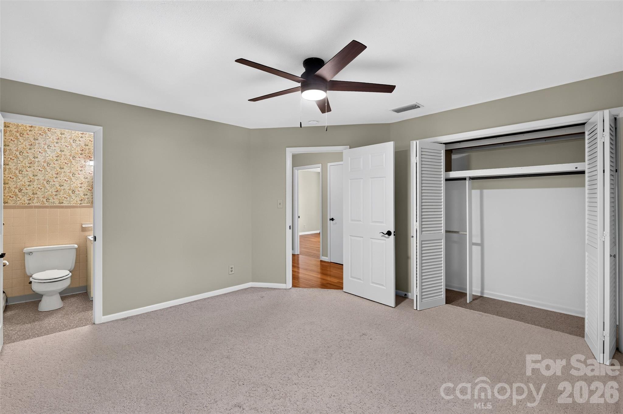 Primary suite with full bath - 1007 Woodland Street SE, Valdese
