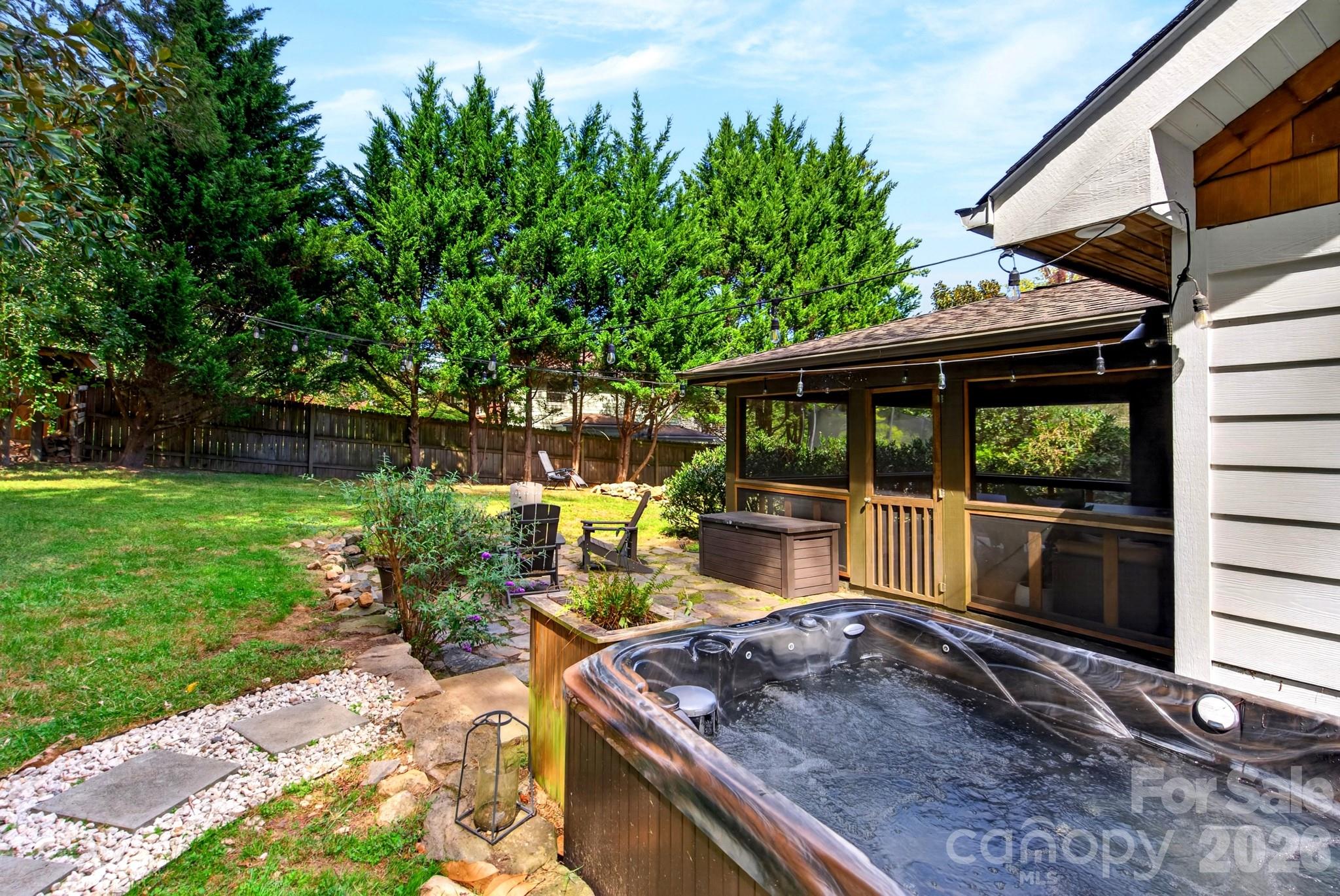 Hot Tub conveys - 5 Inglewood Road, Asheville