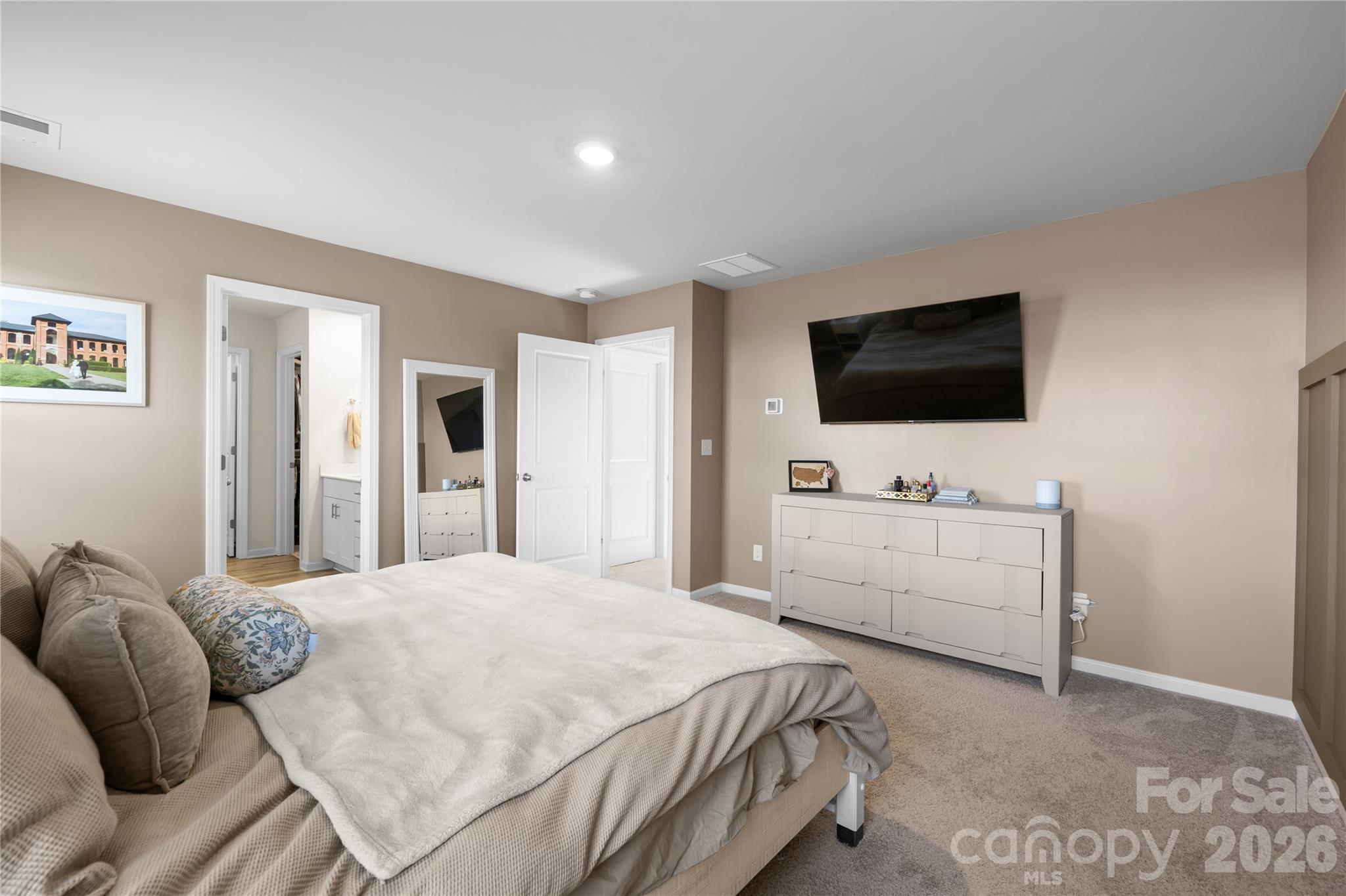 Single Family Residence at 1107 Harland Street, Charlotte, photo 11 of 24