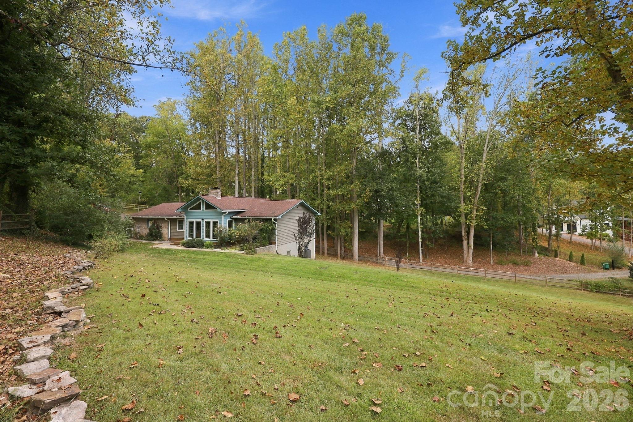 Large private lot, great fenced yard - 14 Cambridge Drive, Candler