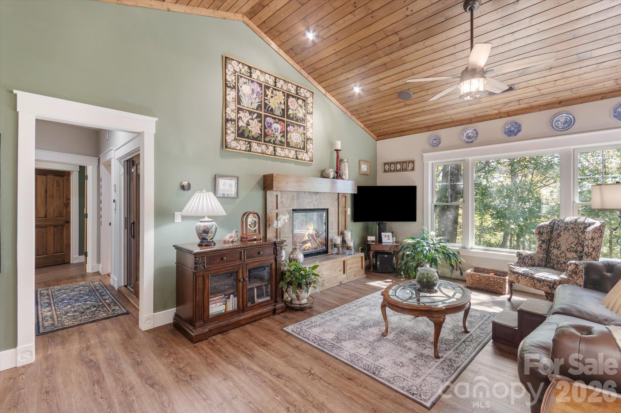 Bright and Open Floor Plan - 44 Sunset Trace, Brevard
