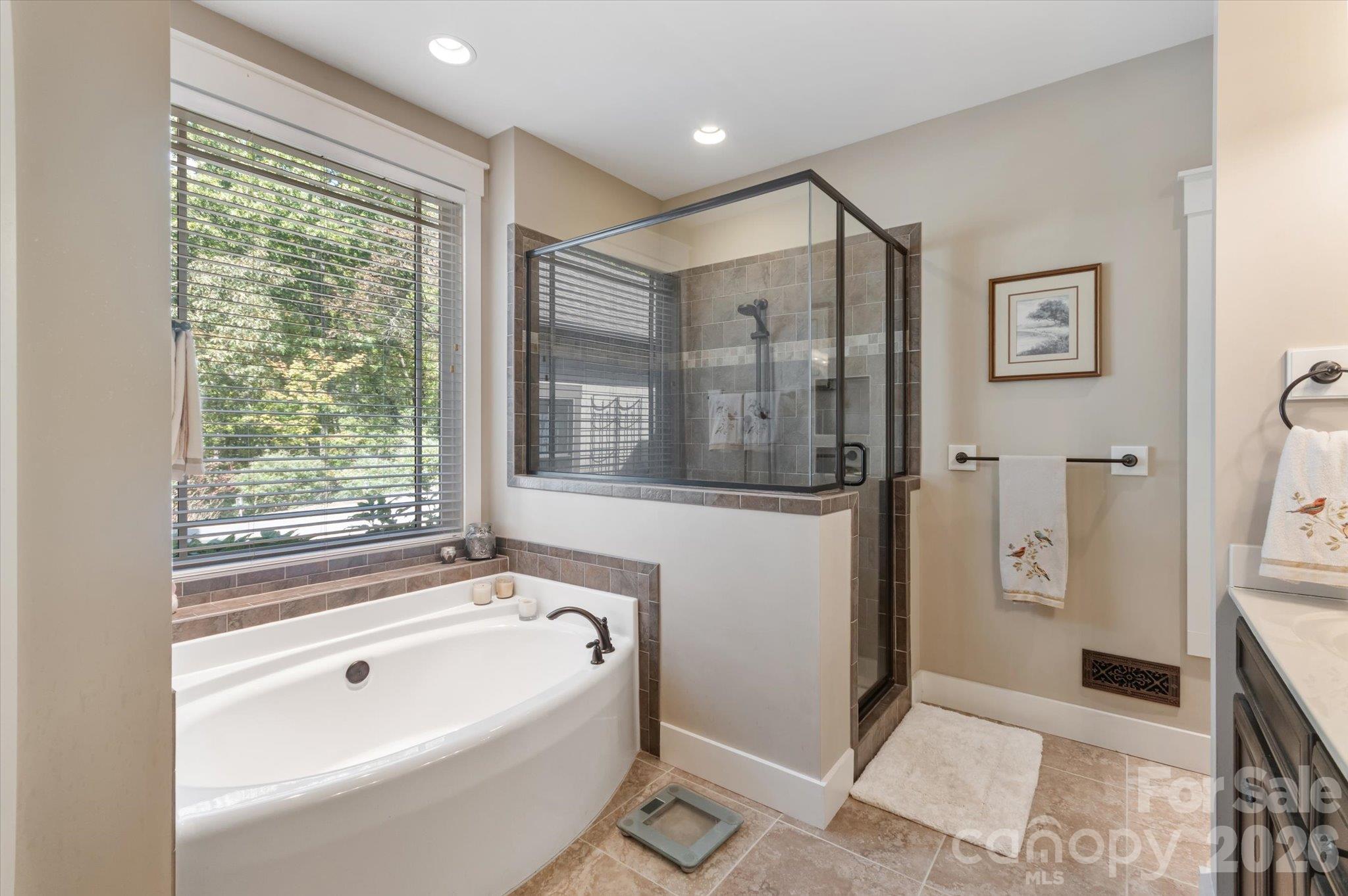 Beautiful Primary Bath - 44 Sunset Trace, Brevard