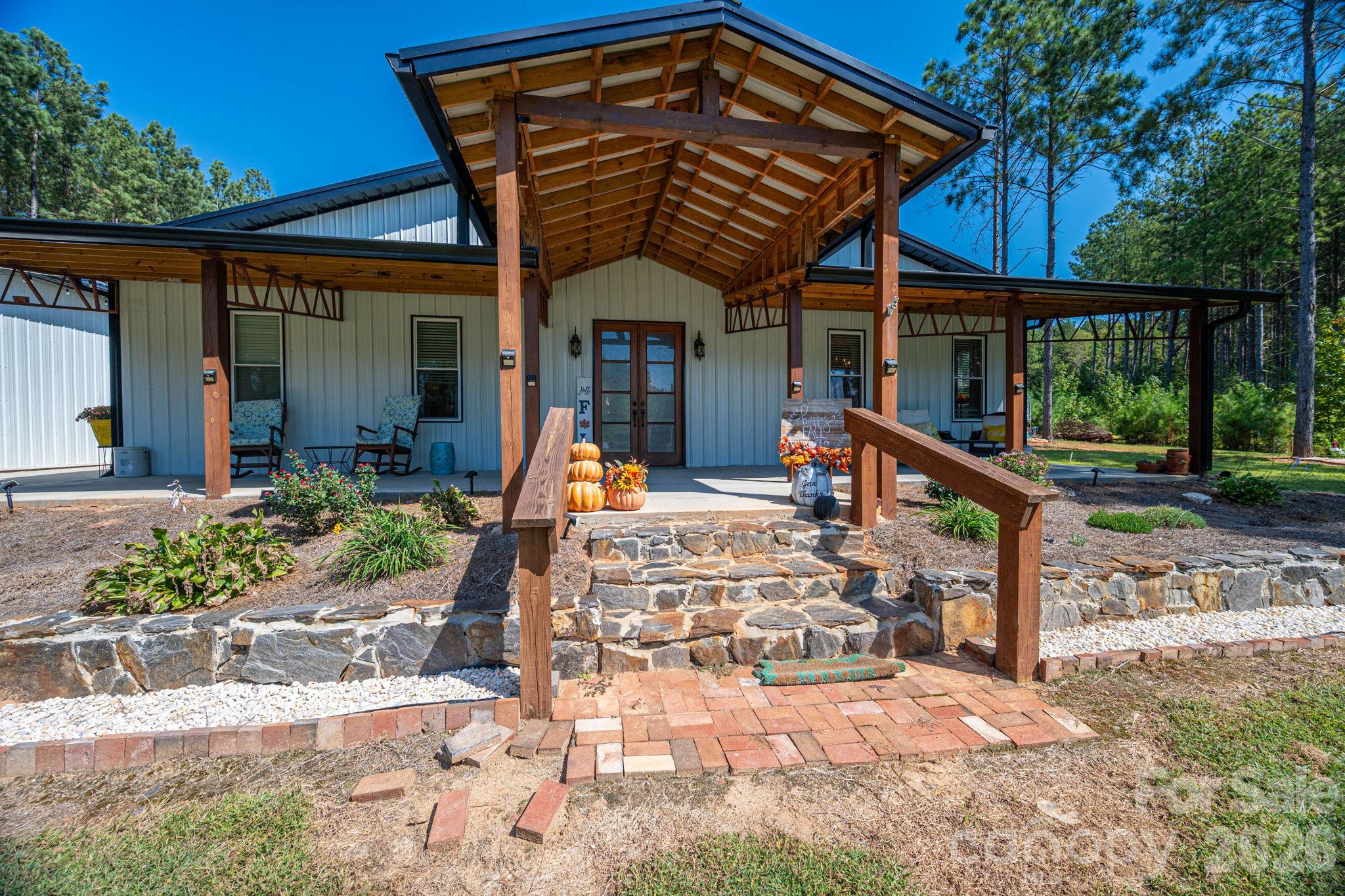 Front Porch - 136 Sellers Road, Kings Mountain