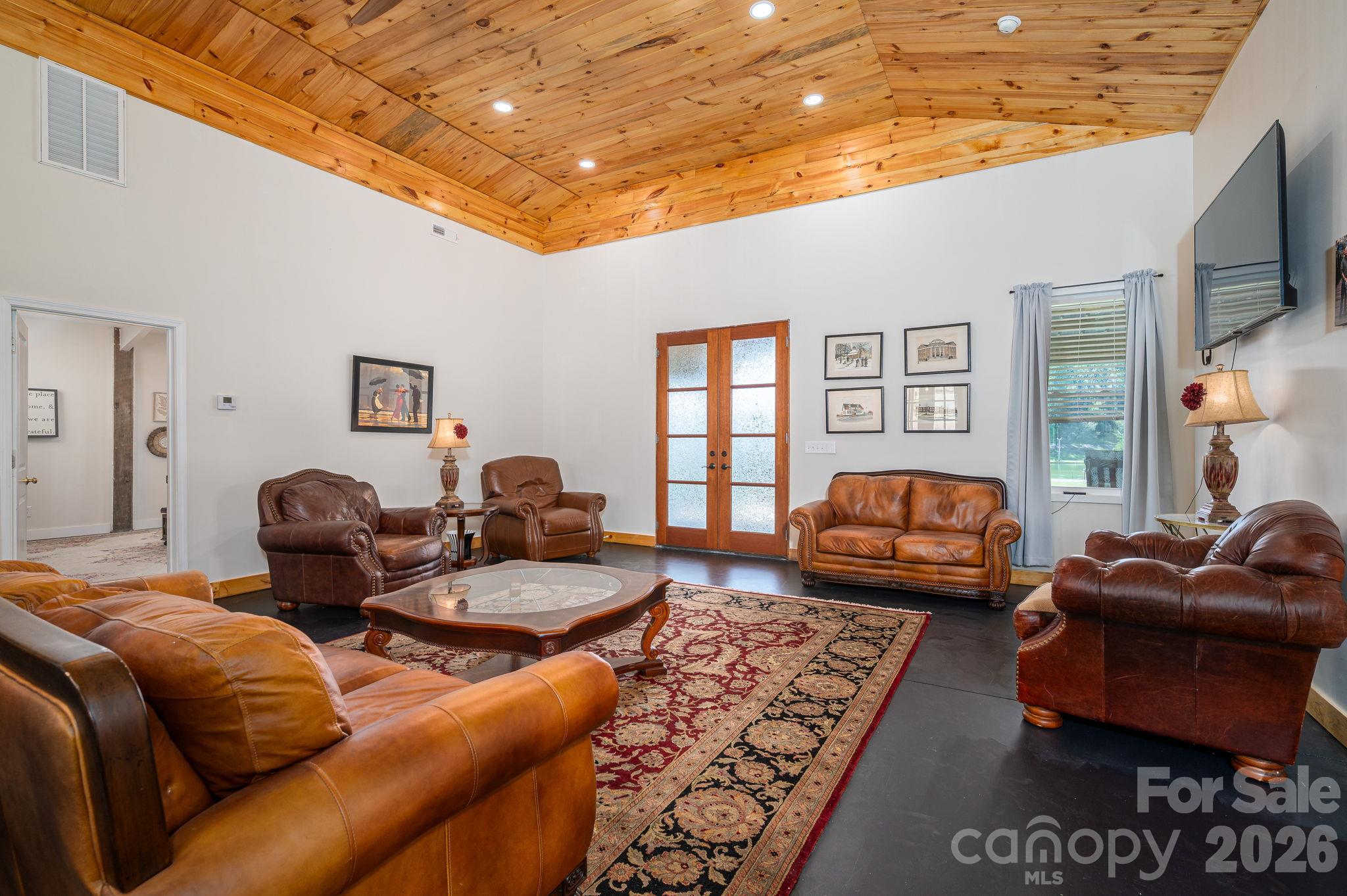Living Room - 136 Sellers Road, Kings Mountain