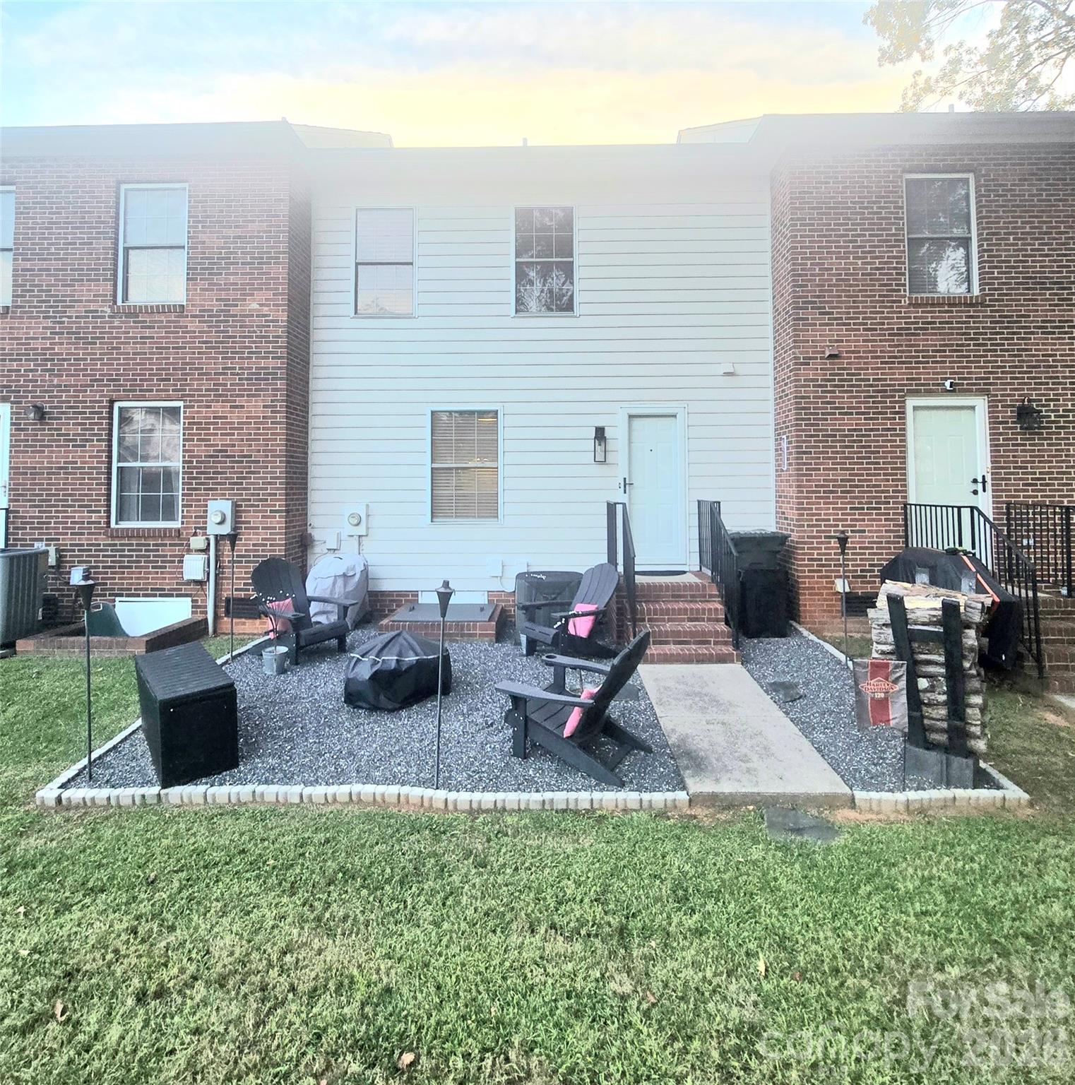 Townhouse at 475 N Spring Avenue, Newton, photo 16 of 18