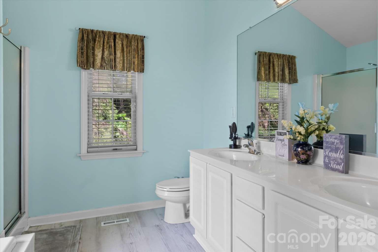 Single Family Residence at 5125 Old Plantation Circle, Winston Salem, photo 14 of 22