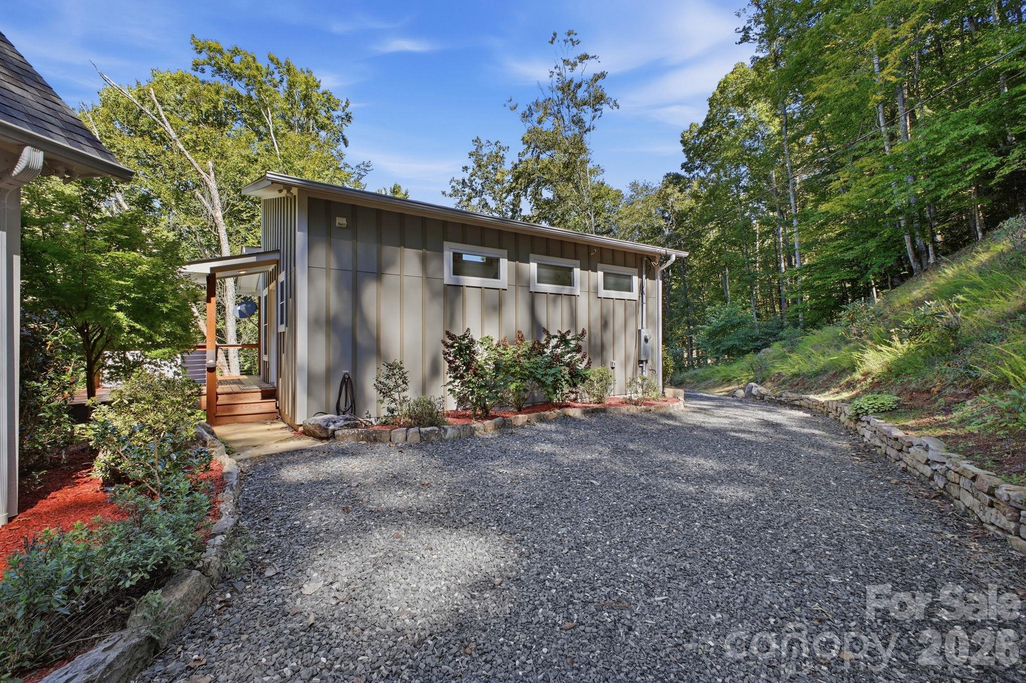 Single Family Residence at 2711 Rabbit Hop Road, Spruce Pine, photo 6 of 47