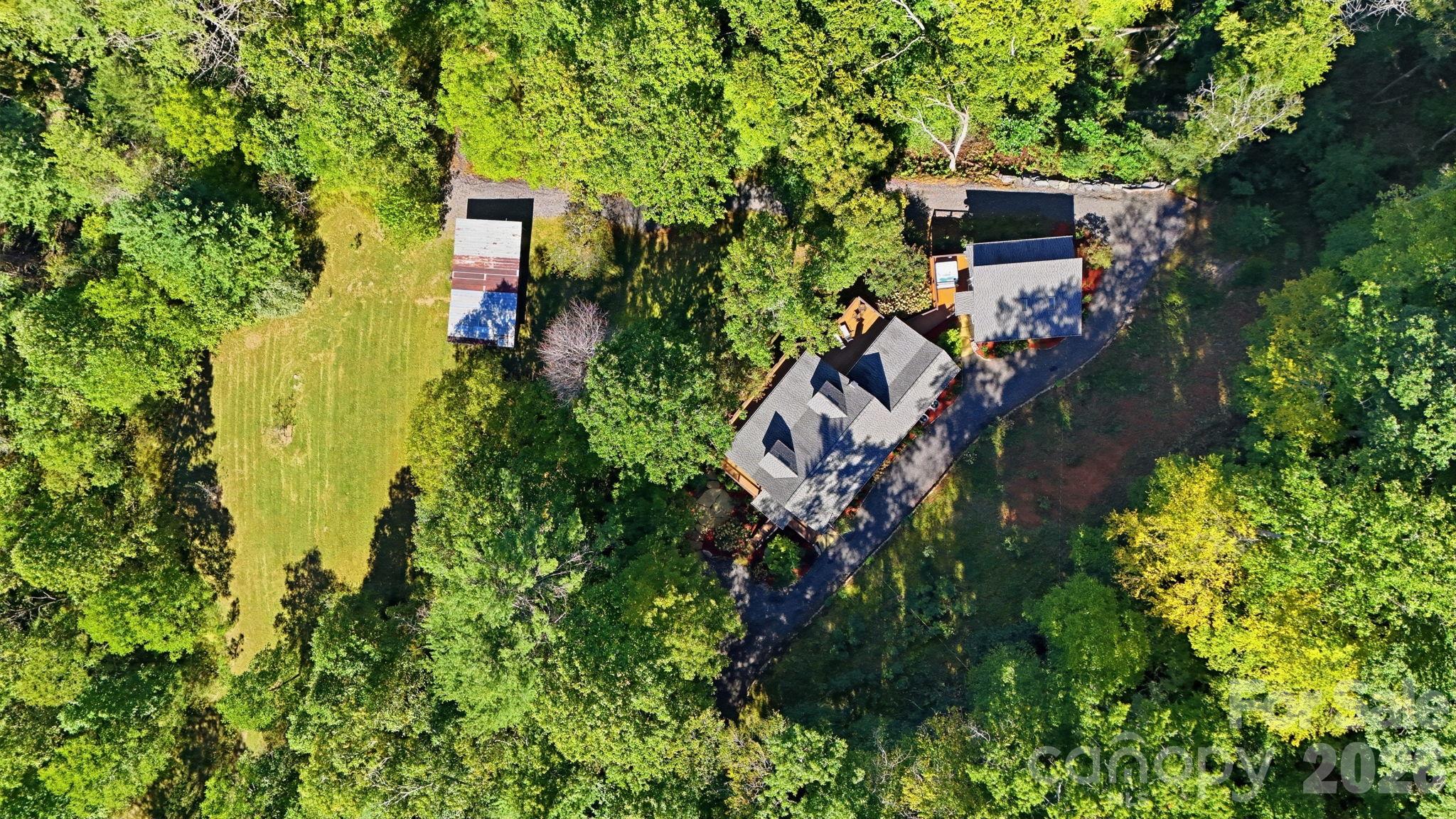 Single Family Residence at 2711 Rabbit Hop Road, Spruce Pine, photo 7 of 47