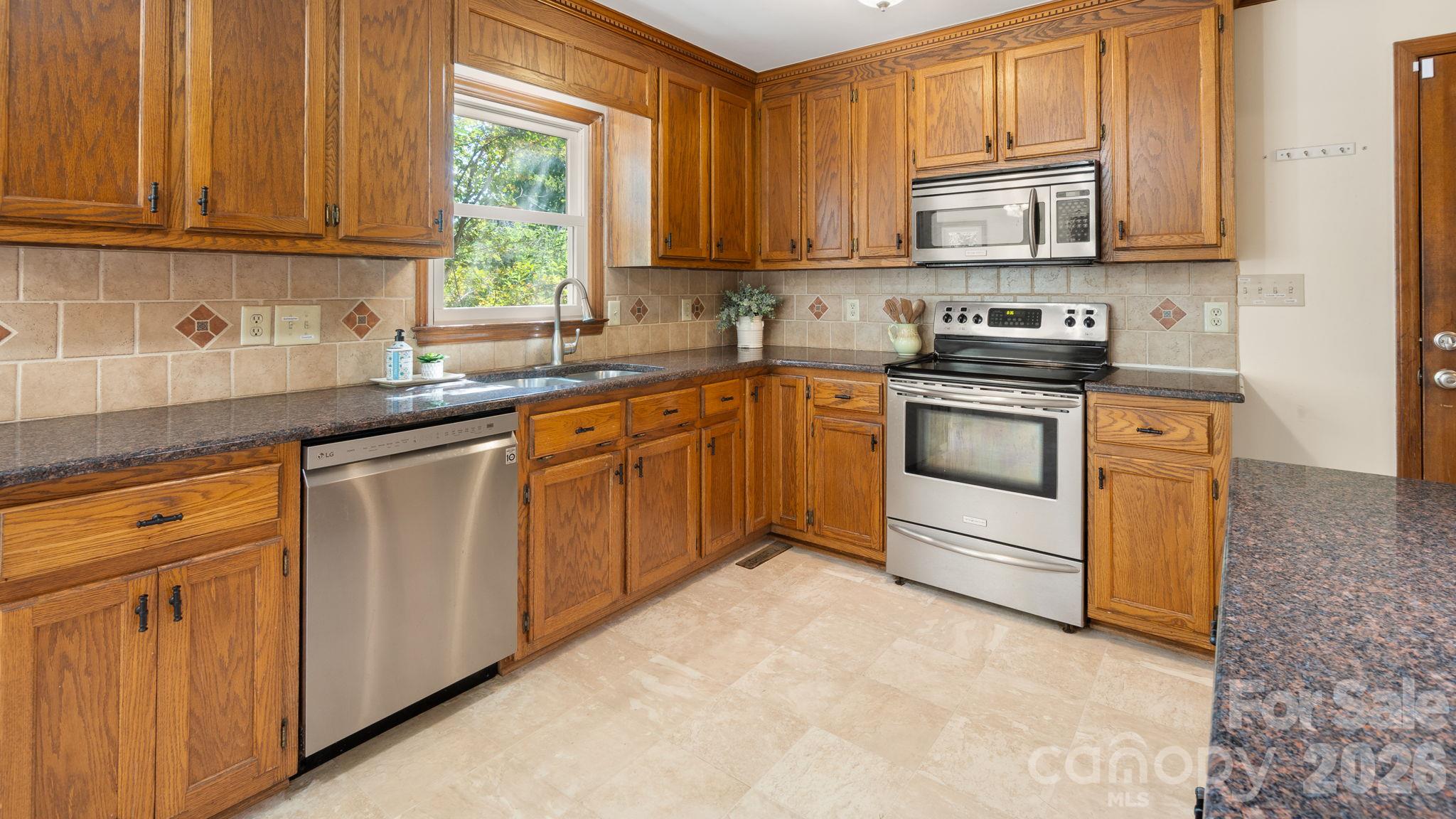 Single Family Residence at 408 Baucom Deese Road, Monroe, photo 10 of 43