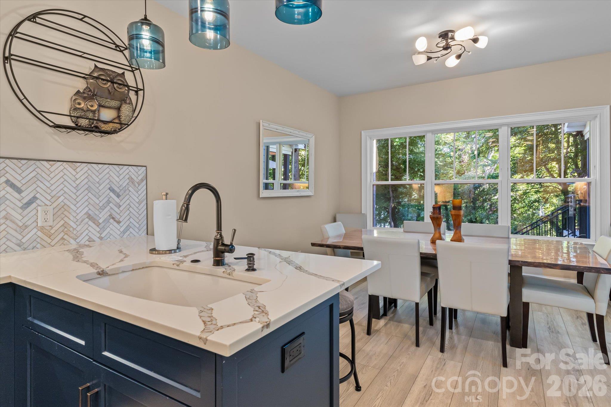 Single Family Residence at 122 Brookridge Lane, Mooresville, photo 13 of 47
