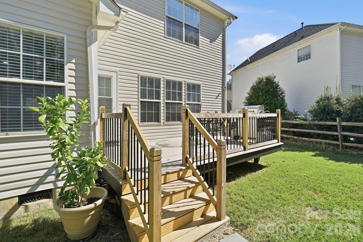 Single Family Residence at 1008 Grayscroft Drive, Waxhaw, photo 34 of 48