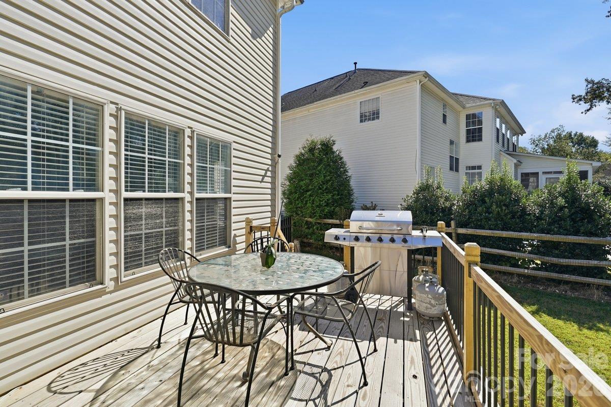 Single Family Residence at 1008 Grayscroft Drive, Waxhaw, photo 35 of 48