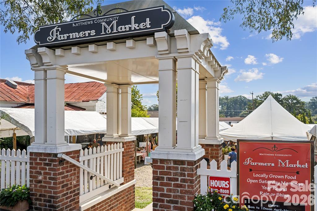 Minutes to the farmers market - 16045 Cloud Nine Court, Matthews