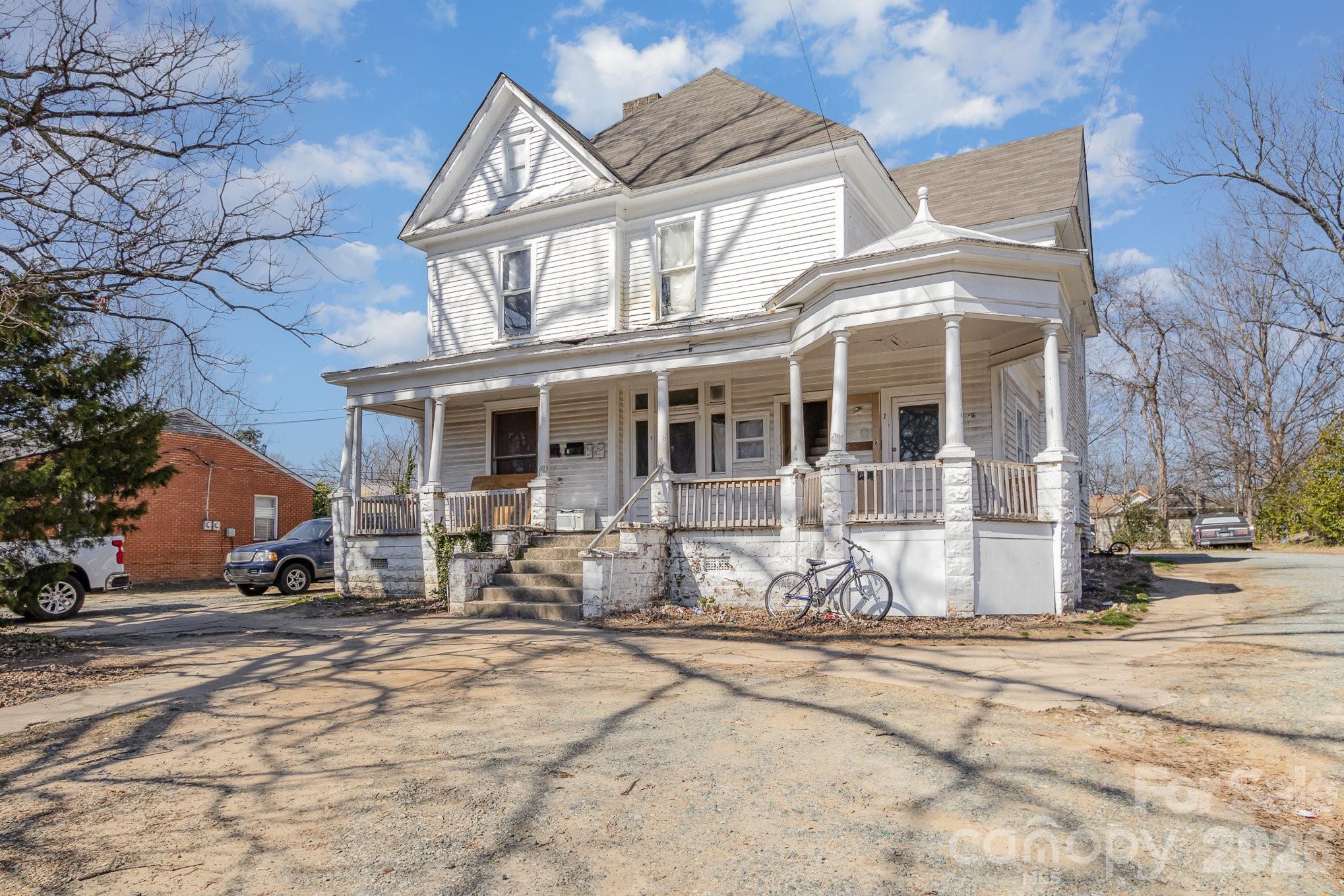 Fourplex at 616 N Mebane Street, Burlington, photo 3 of 47